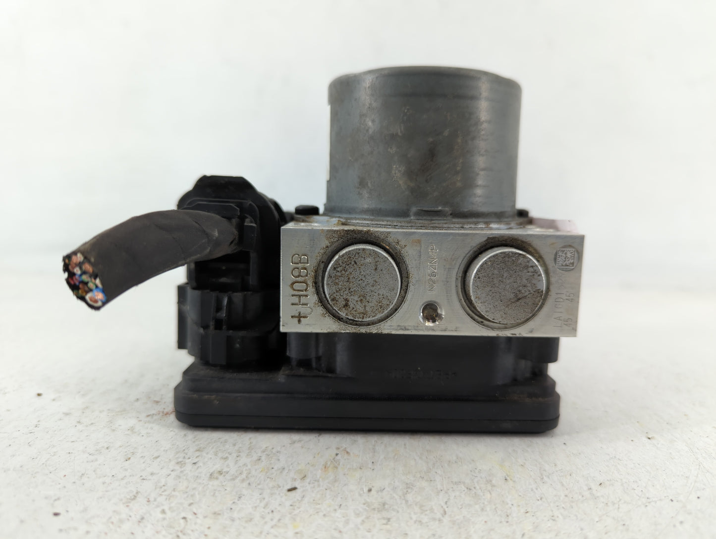 2017-2018 Hyundai Santa Fe ABS Pump Control Module Replacement P/N:58920-B8AC0 Fits Fits 2017 2018 OEM Used Auto Parts - Oem