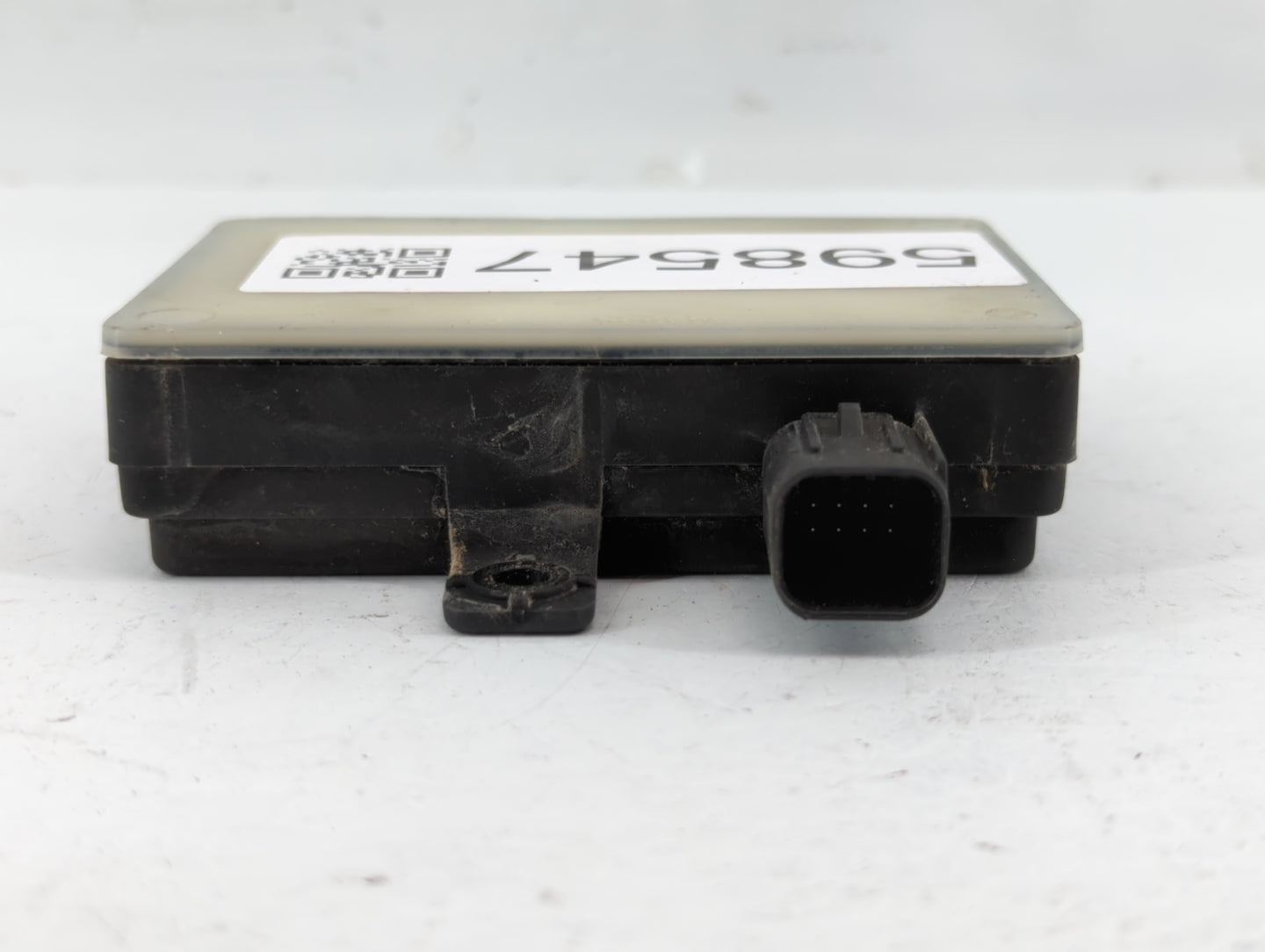 2017-2018 Hyundai Santa Fe Chassis Control Module Ccm Bcm Body Control - Oemusedautoparts1.com