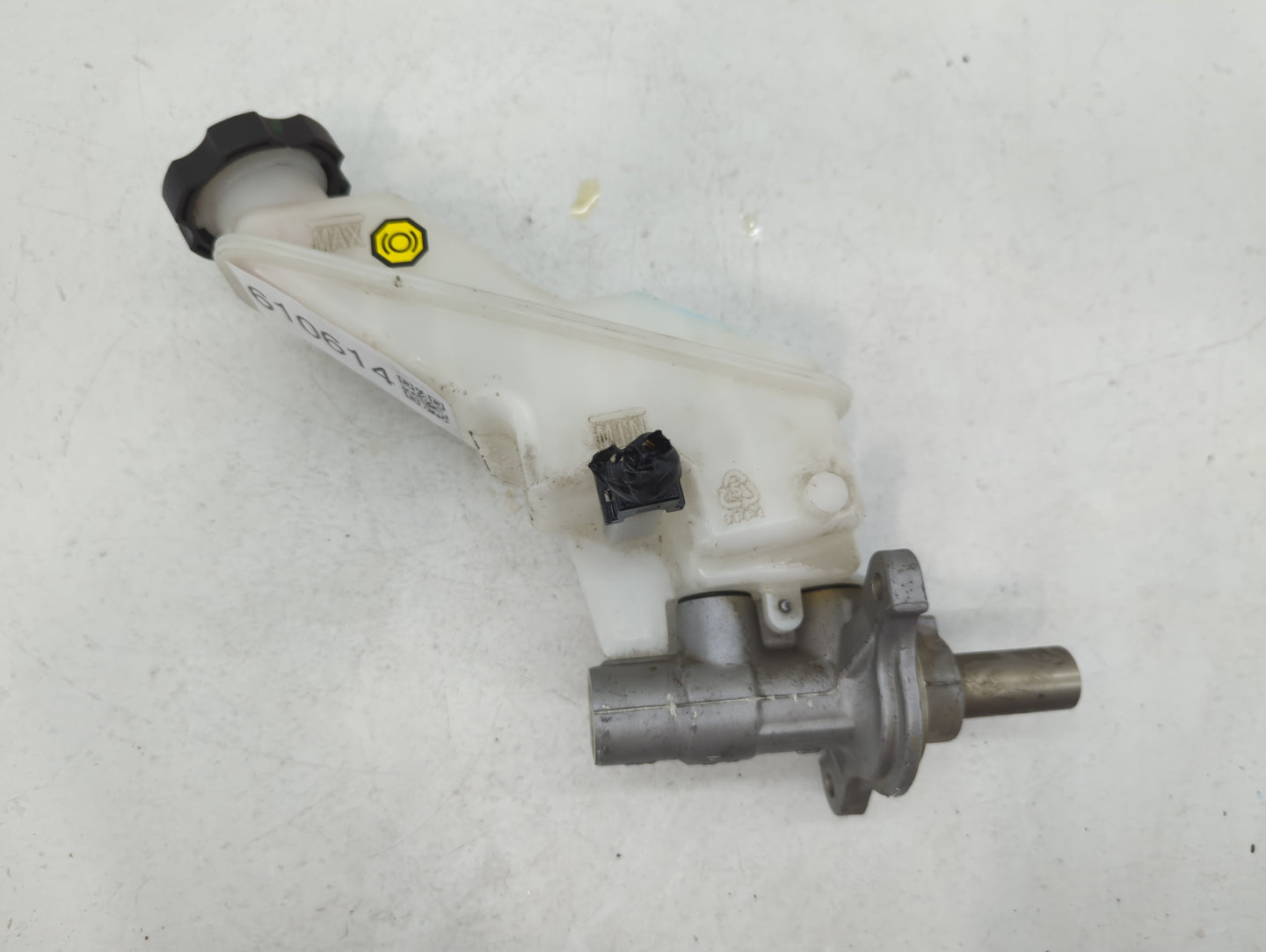 2013-2019 Hyundai Santa Fe Brake Master Cylinder 610614 - Oemusedautoparts1.com