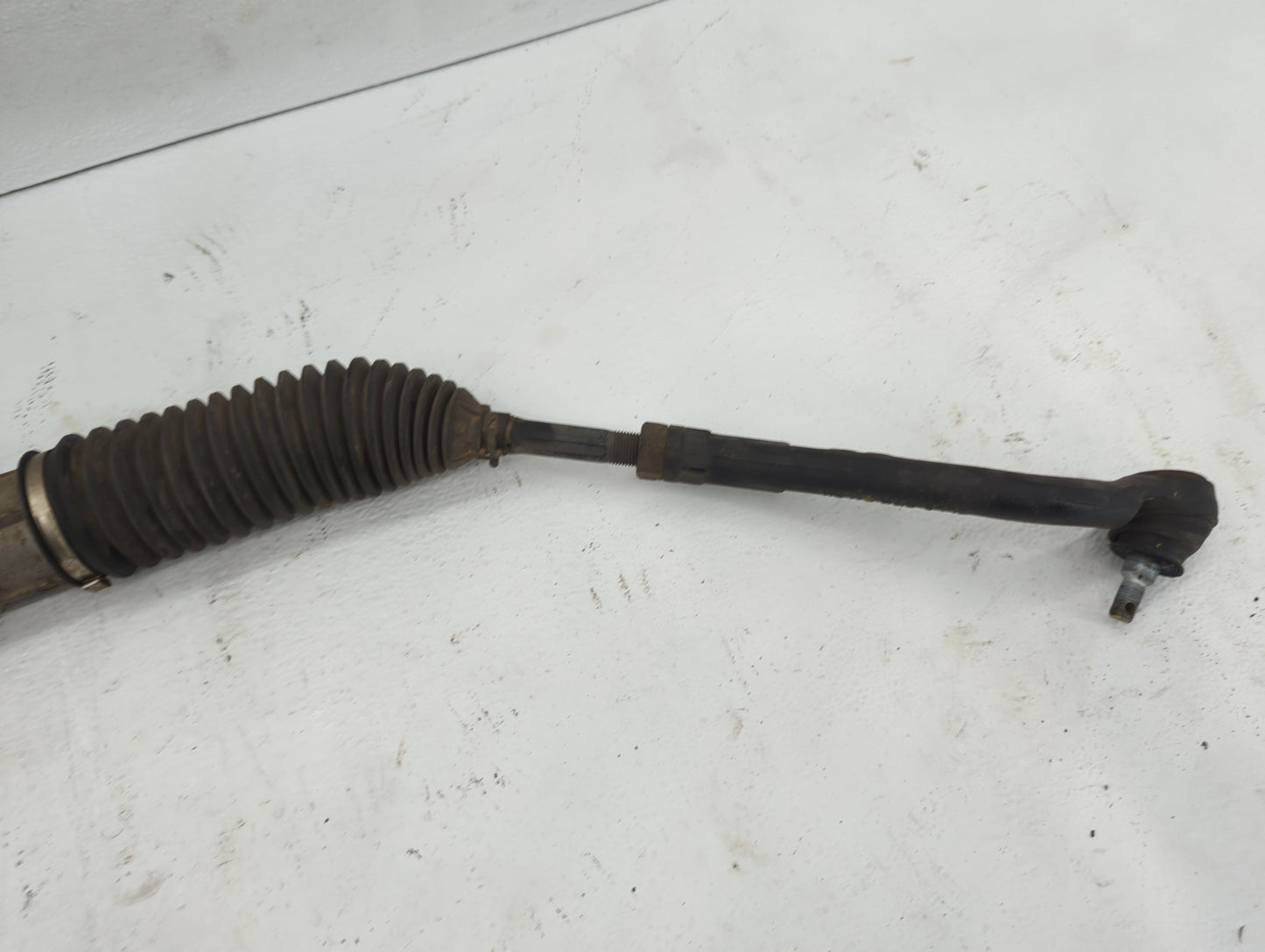 2017-2018 Hyundai Santa Fe Rack and Pinion Steering Gear P/N:565003W300 Fits Fits 2017 2018 OEM Used Auto Parts - Oemusedaut