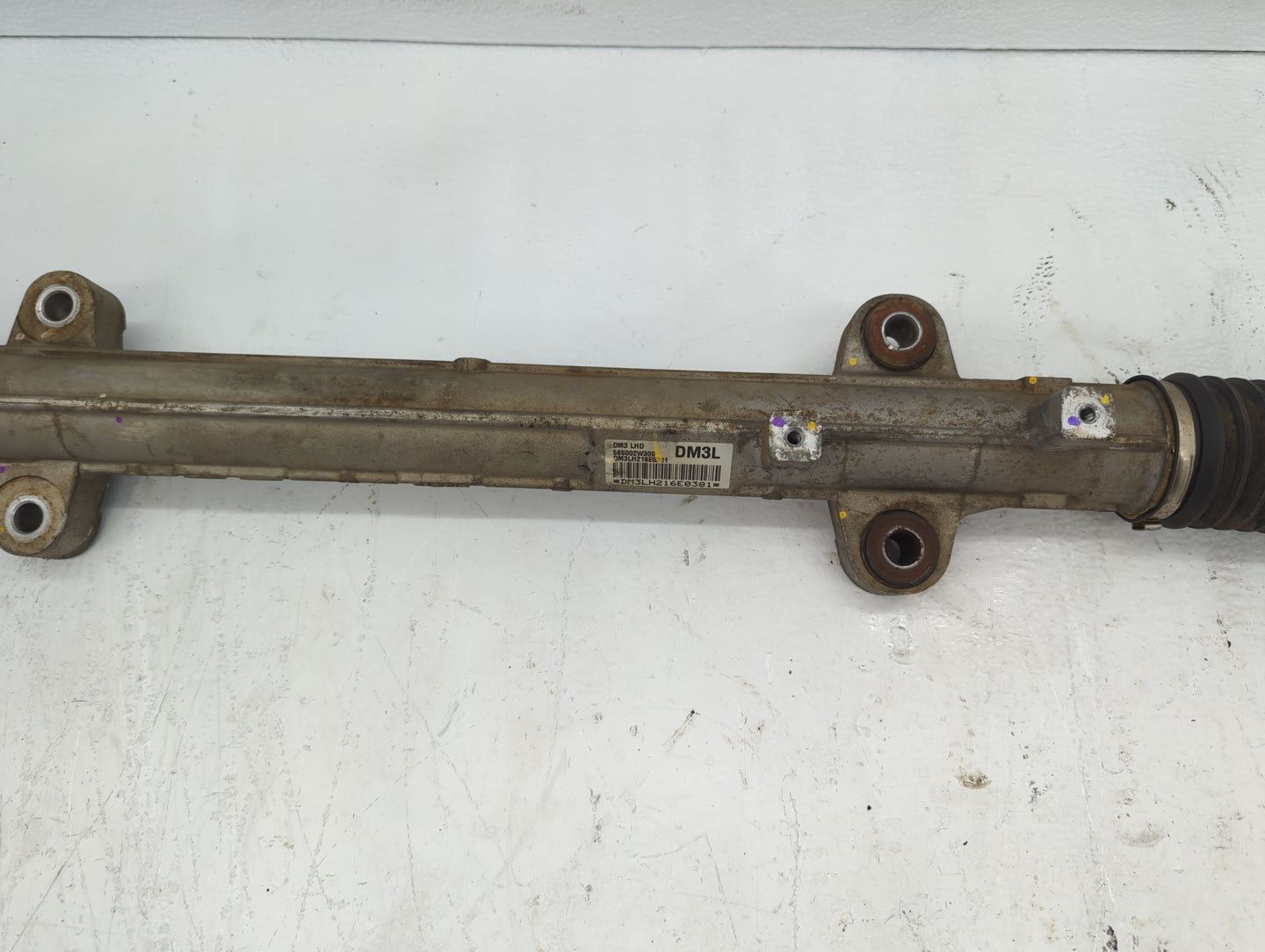 2017-2018 Hyundai Santa Fe Rack and Pinion Steering Gear P/N:565003W300 Fits Fits 2017 2018 OEM Used Auto Parts - Oemusedaut