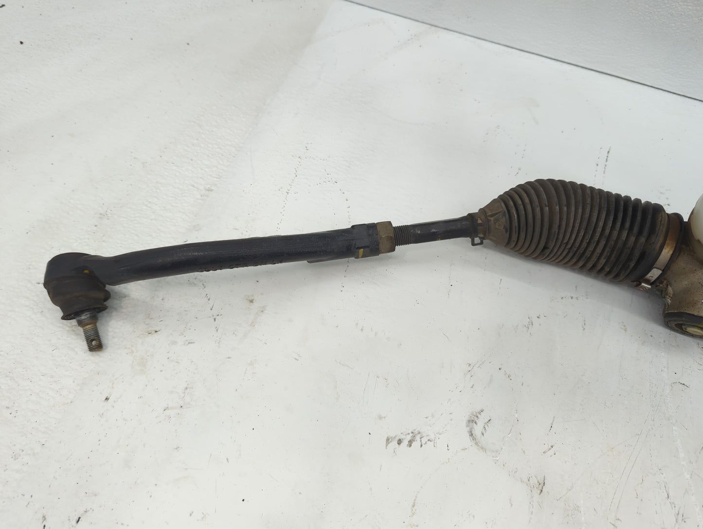 2017-2018 Hyundai Santa Fe Rack and Pinion Steering Gear P/N:565003W300 Fits Fits 2017 2018 OEM Used Auto Parts - Oemusedaut