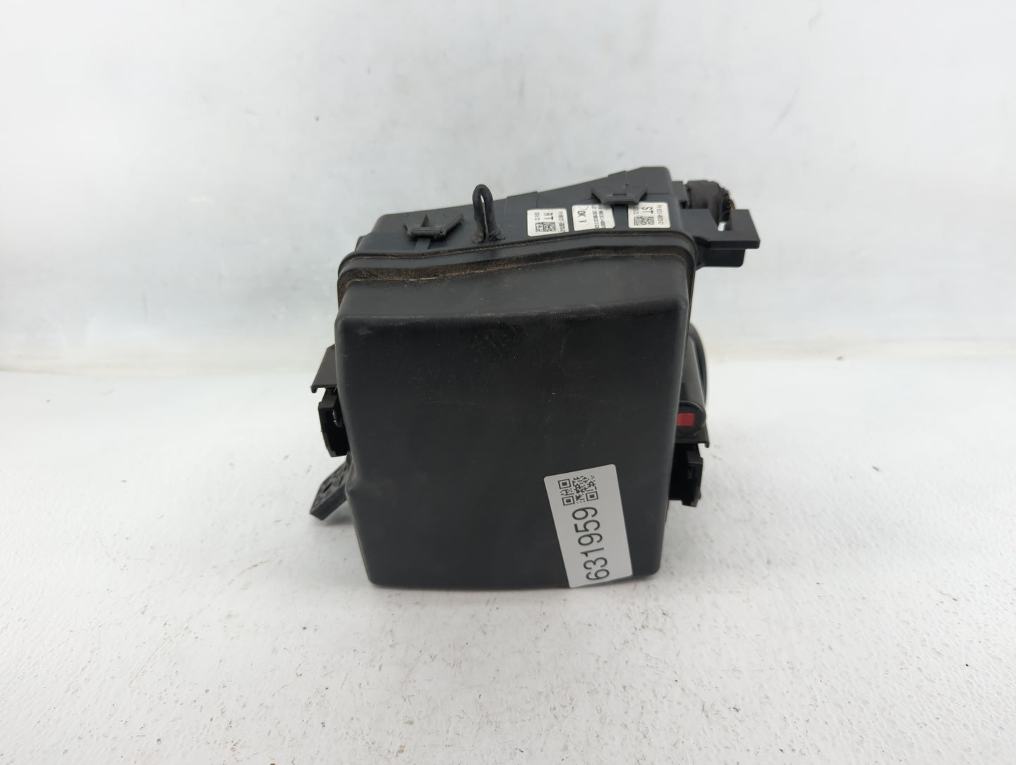 2017-2019 Hyundai Santa Fe Fusebox Fuse Box Panel Relay Module P/N:N91311-B8070 Fits Fits 2017 2018 2019 OEM Used Auto Parts