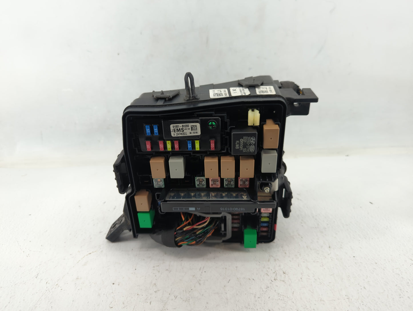 2017-2019 Hyundai Santa Fe Fusebox Fuse Box Panel Relay Module P/N:N91311-B8070 Fits Fits 2017 2018 2019 OEM Used Auto Parts