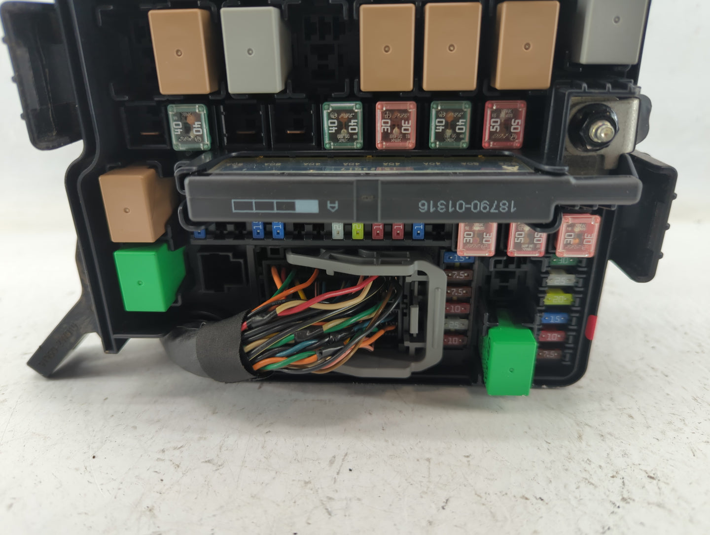 2017-2019 Hyundai Santa Fe Fusebox Fuse Box Panel Relay Module P/N:N91311-B8070 Fits Fits 2017 2018 2019 OEM Used Auto Parts
