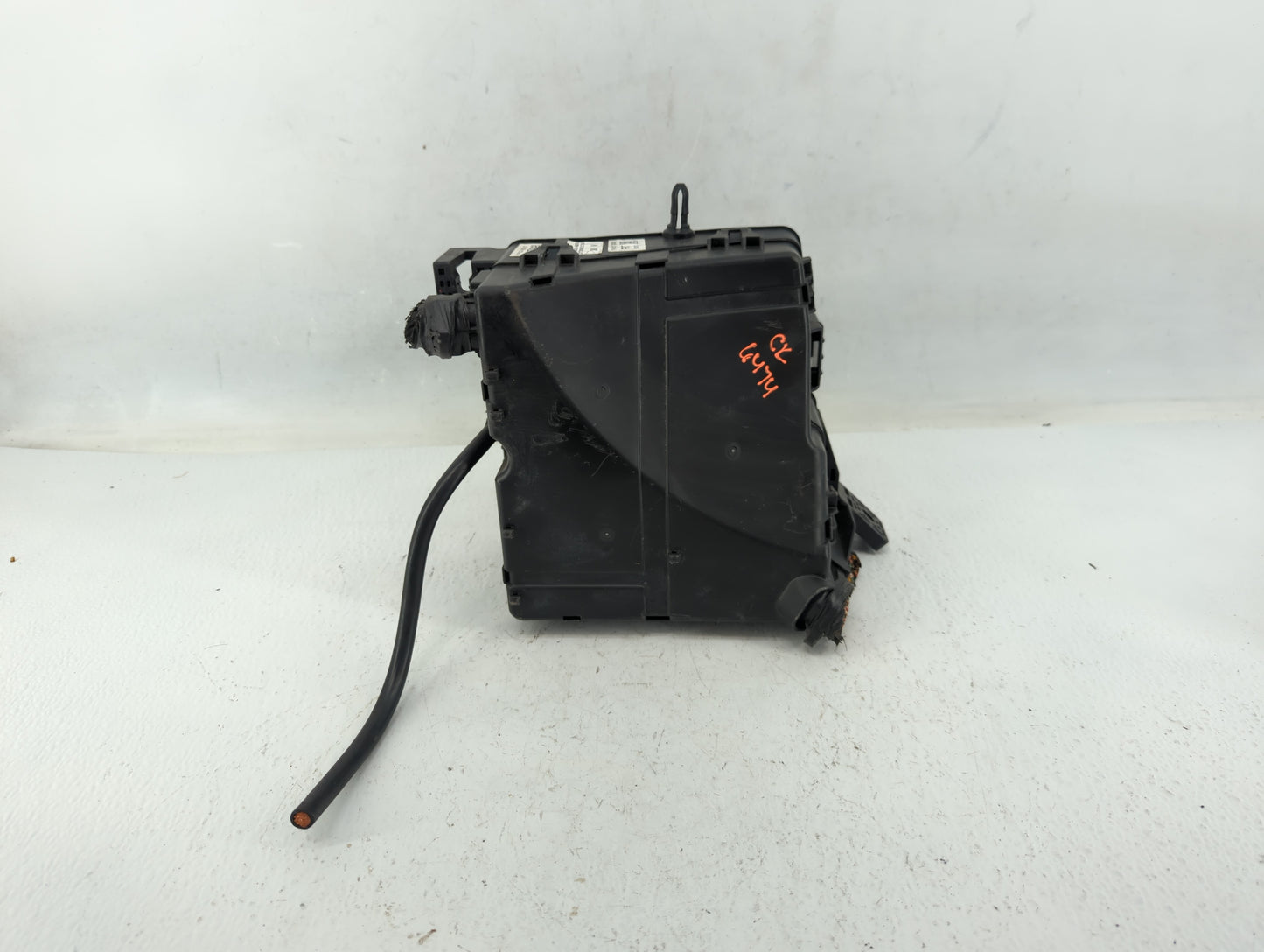 2017-2019 Hyundai Santa Fe Fusebox Fuse Box Panel Relay Module P/N:N91311-B8070 Fits Fits 2017 2018 2019 OEM Used Auto Parts