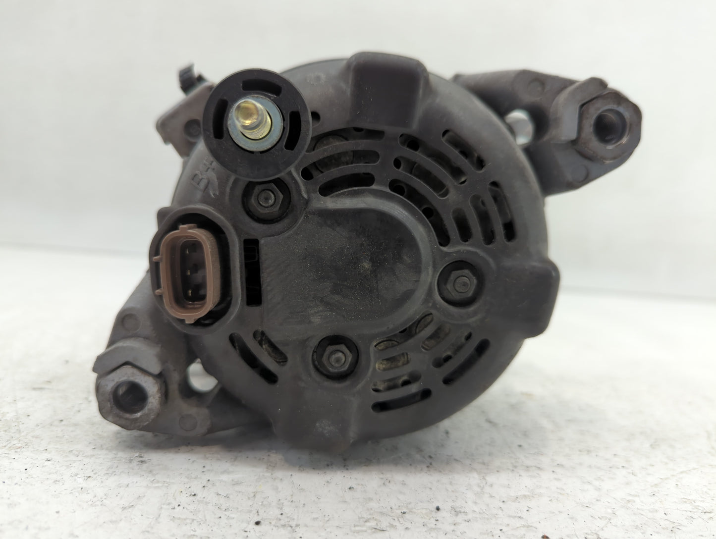 2019-2020 Hyundai Santa Fe Alternator Replacement Generator Charging Assembly Engine OEM P/N:37300-2G061 Fits OEM Used Auto 