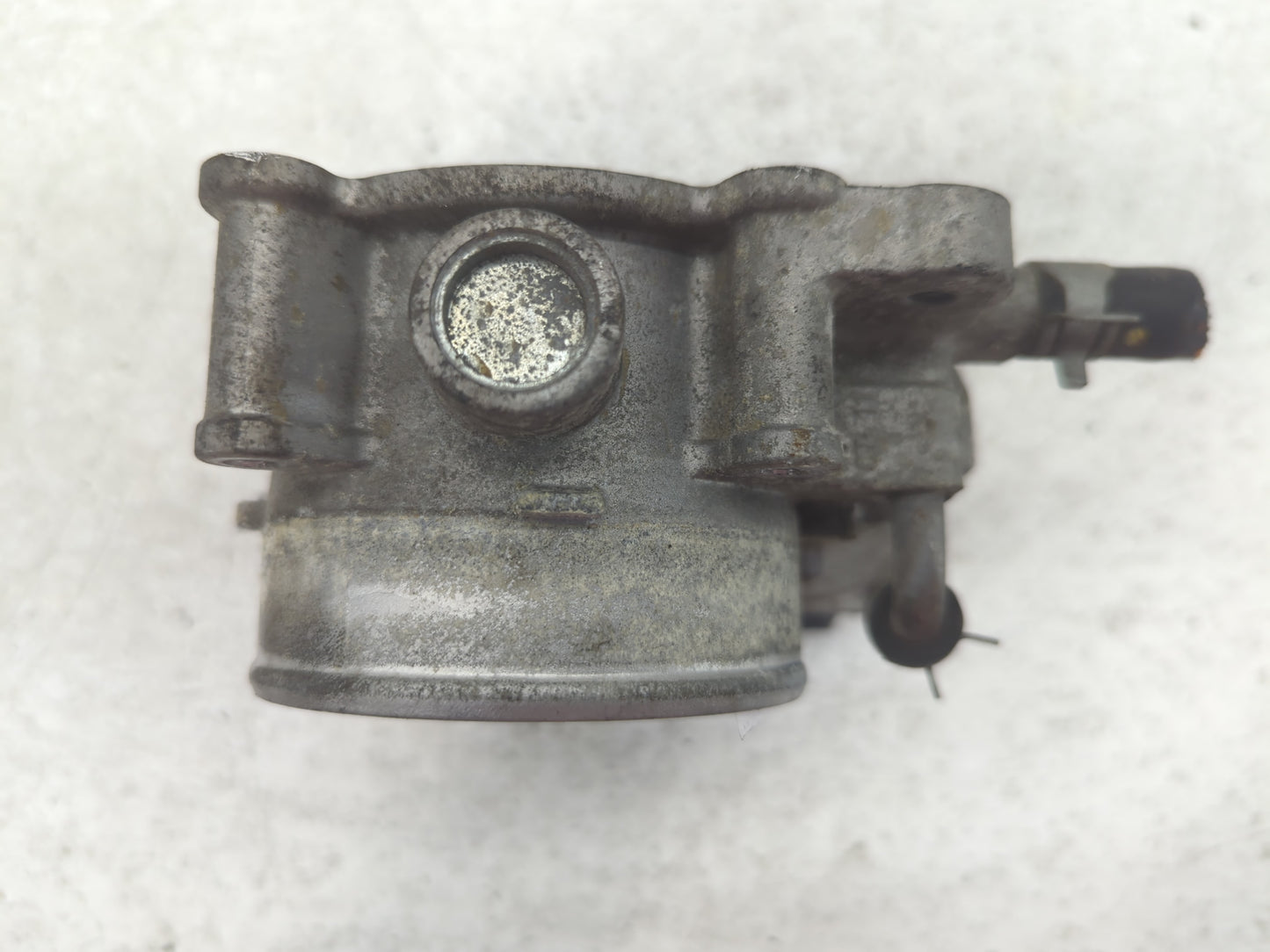 2013-2018 Hyundai Santa Fe Throttle Body P/N:35100-3CAA0 Fits Fits 2012 2013 2014 2015 2016 2017 2018 OEM Used Auto Parts - 