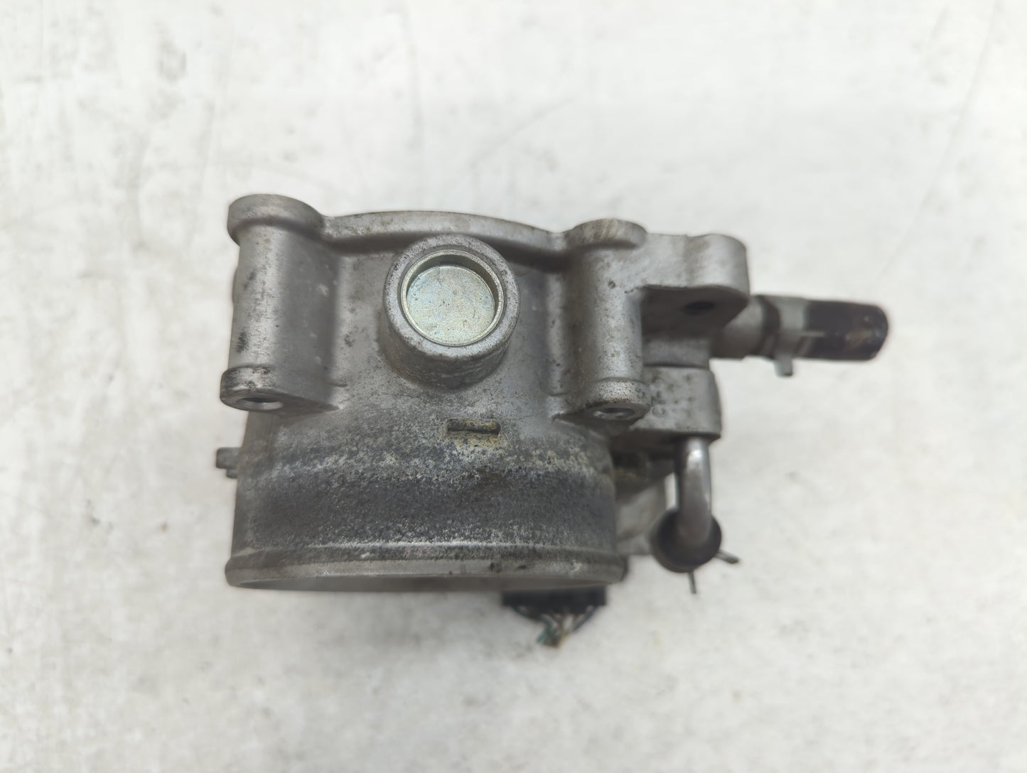 2017 Hyundai Santa Fe Throttle Body P/N:35100-3CAA0 Fits Fits 2015 2016 2018 2019 2020 2021 2022 OEM Used Auto Parts - Oemus