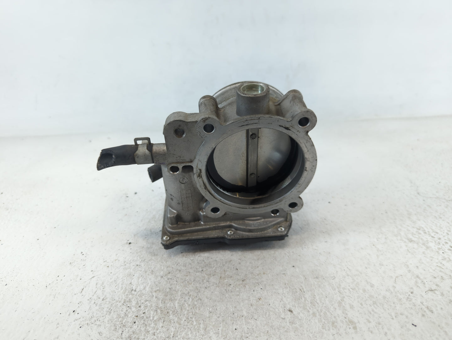 2013-2018 Hyundai Santa Fe Throttle Body P/N:35100-3CAA0 Fits Fits 2012 2013 2014 2015 2016 2017 2018 OEM Used Auto Parts - 