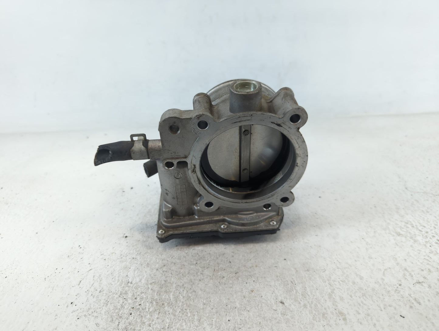 2013-2018 Hyundai Santa Fe Throttle Body P/N:35100-3CAA0 Fits Fits 2012 2013 2014 2015 2016 2017 2018 OEM Used Auto Parts - 