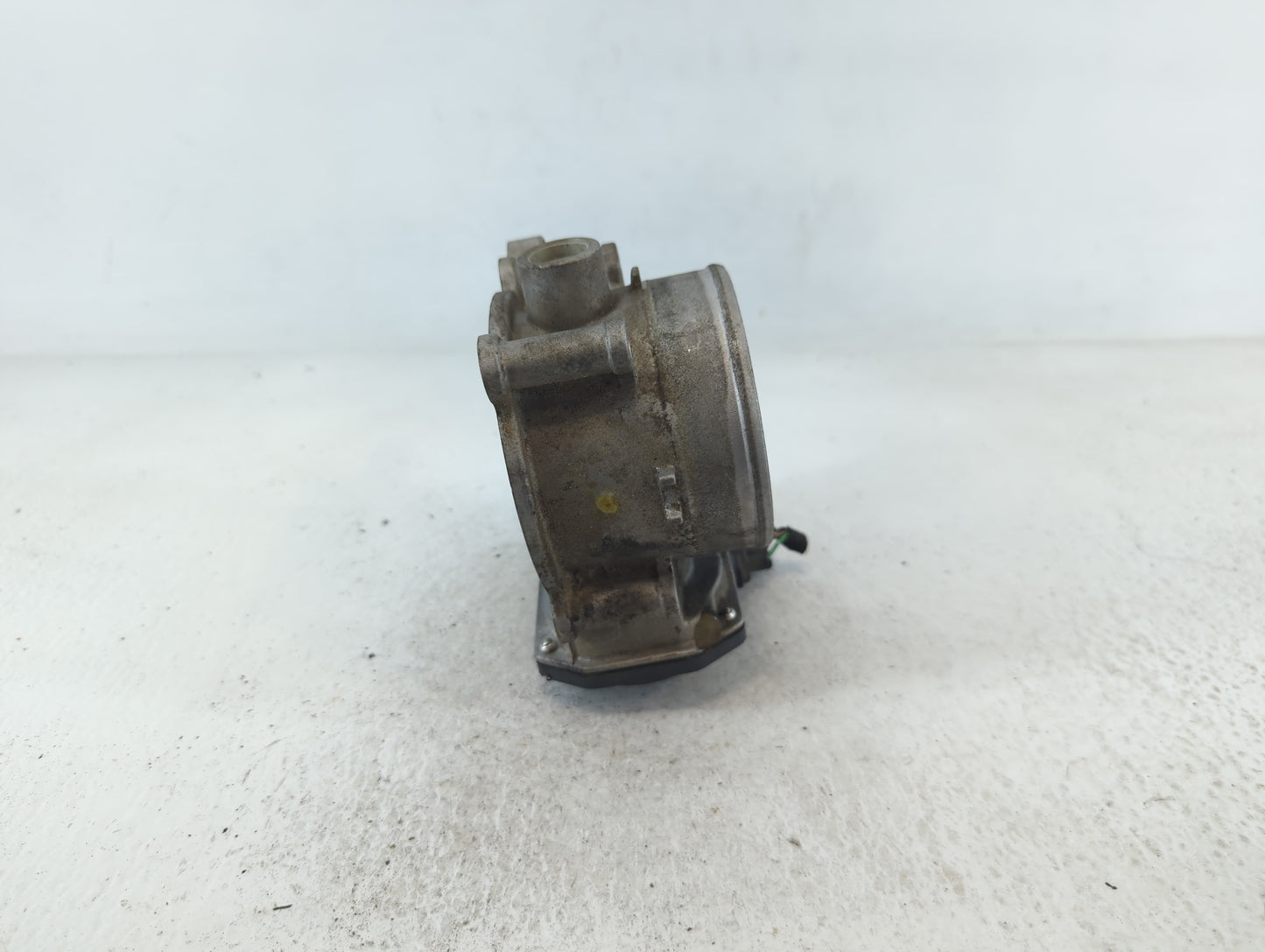 2013-2018 Hyundai Santa Fe Throttle Body P/N:35100-3CAA0 Fits Fits 2012 2013 2014 2015 2016 2017 2018 OEM Used Auto Parts - 