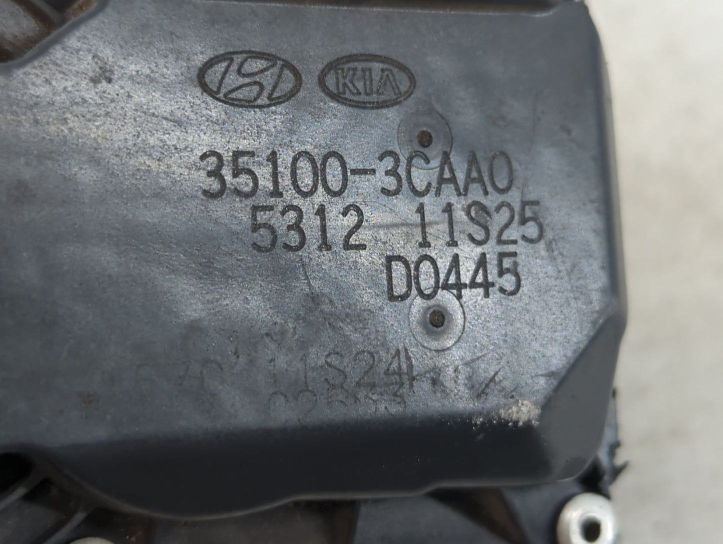 2013-2018 Hyundai Santa Fe Throttle Body P/N:35100-3CAA0 Fits Fits 2012 2013 2014 2015 2016 2017 2018 OEM Used Auto Parts - 