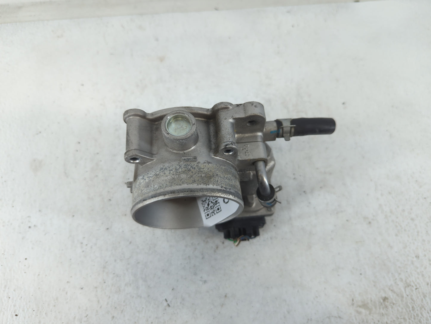 2013-2018 Hyundai Santa Fe Throttle Body P/N:35100-3CAA0 Fits Fits 2012 2013 2014 2015 2016 2017 2018 OEM Used Auto Parts - 