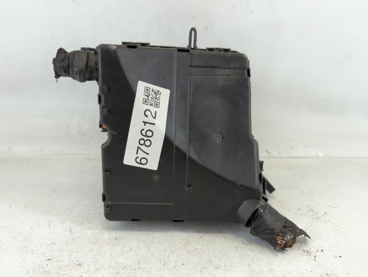 2017-2019 Hyundai Santa Fe Fusebox Fuse Box Panel Relay Module P/N:91310 B8670 Fits Fits 2017 2018 2019 OEM Used Auto Parts 