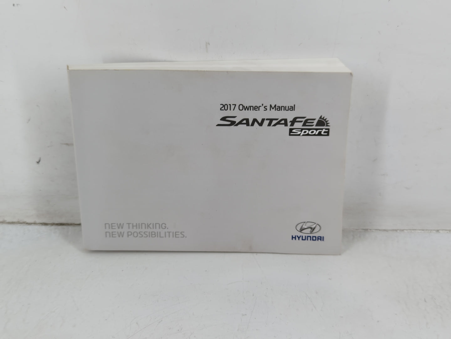 2017 Hyundai Santa Fe Owners Manual Book Guide P/N:H2W0-EU5DA OEM Used Auto Parts - Oemusedautoparts1.com