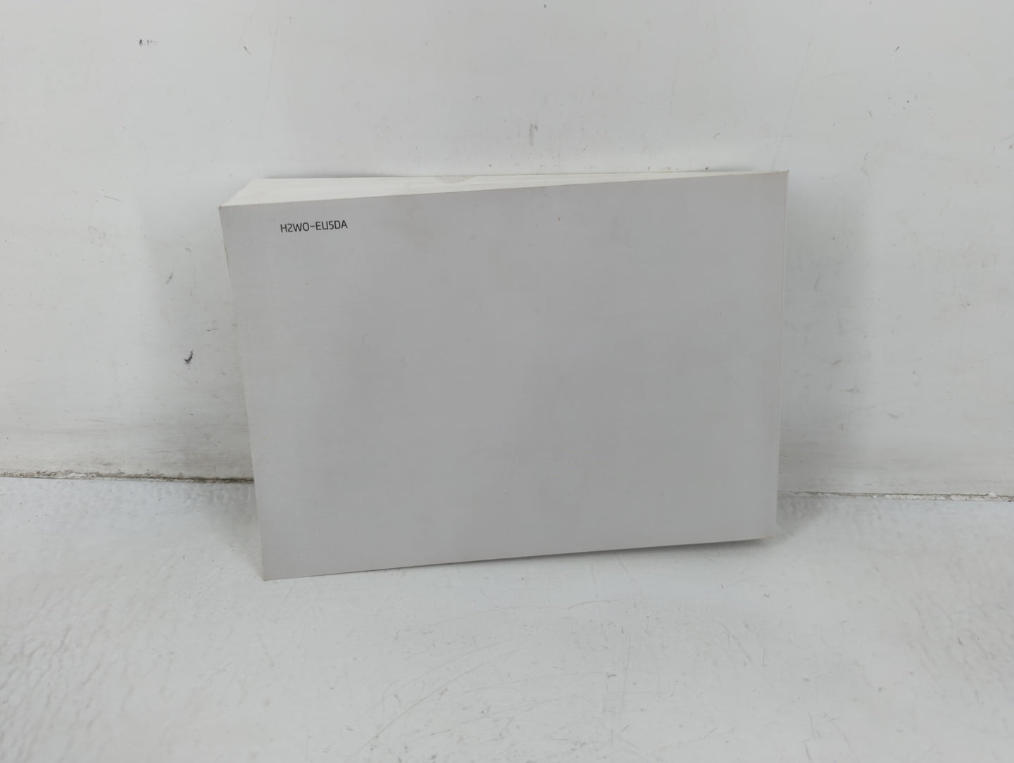 2017 Hyundai Santa Fe Owners Manual Book Guide P/N:H2W0-EU5DA OEM Used Auto Parts - Oemusedautoparts1.com