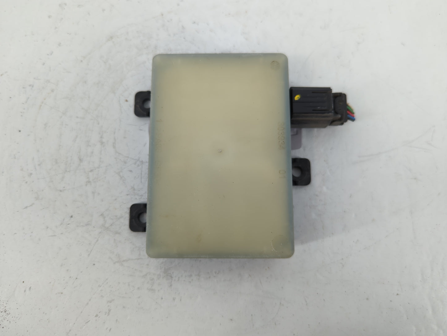 2017-2018 Hyundai Santa Fe Chassis Control Module Ccm Bcm Body Control - Oemusedautoparts1.com