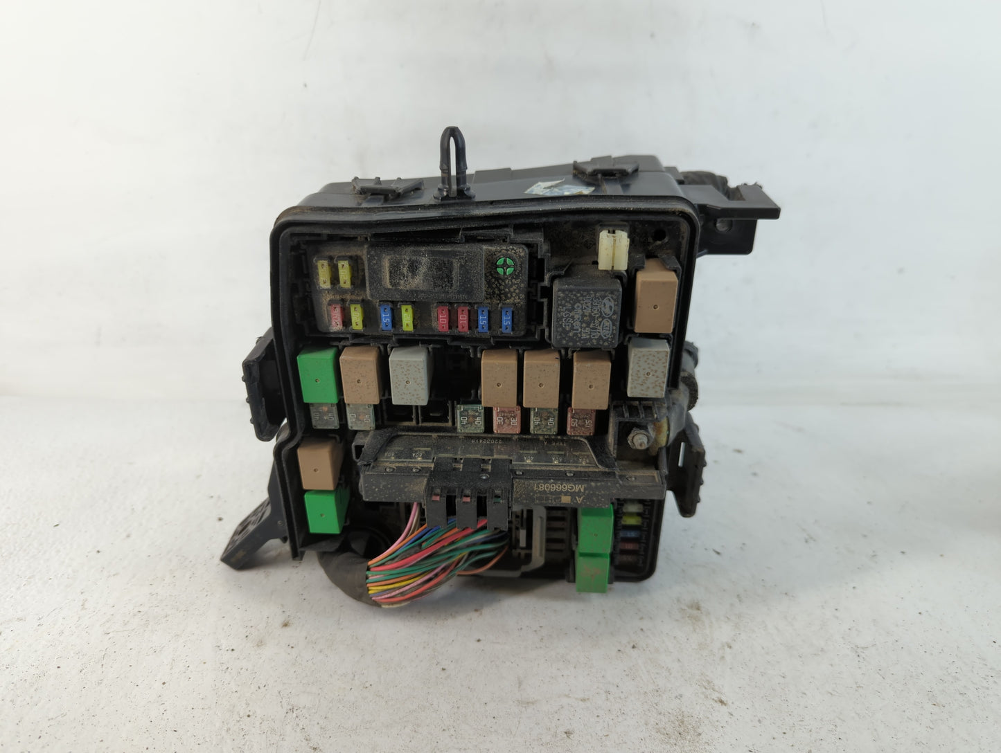 2017 Hyundai Santa Fe Fusebox Fuse Box Panel Relay Module P/N:912014Z334AA Fits OEM Used Auto Parts - Oemusedautoparts1.com