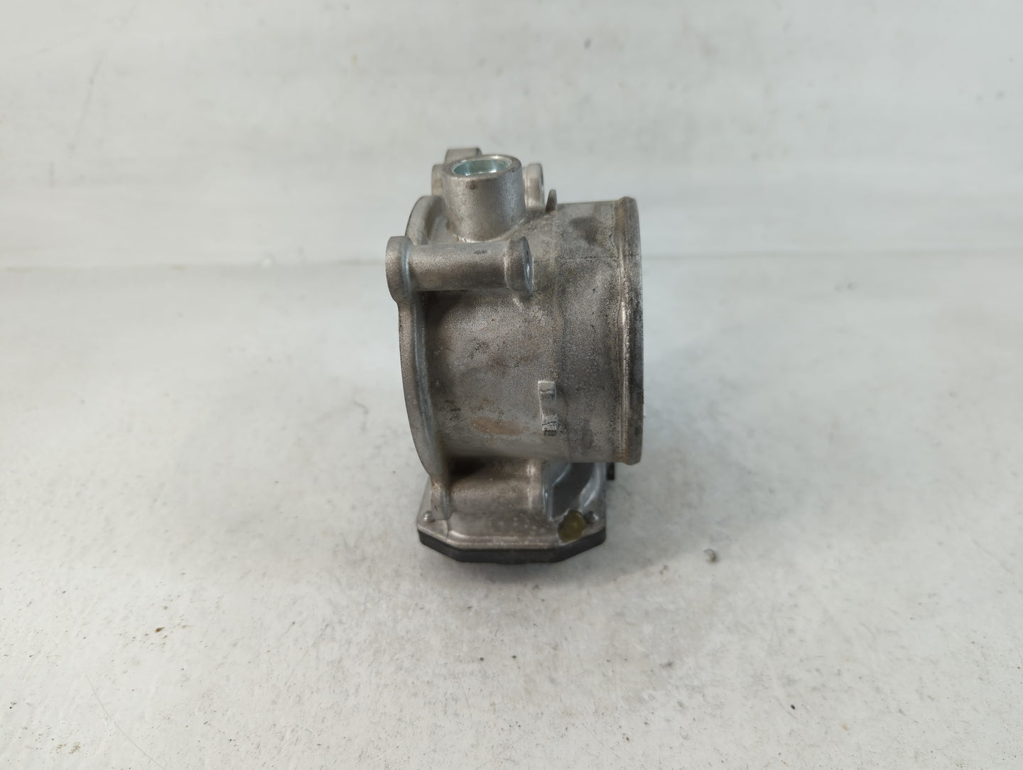 2019-2020 Hyundai Santa Fe Throttle Body P/N:35100-3CAA0 Fits Fits 2015 2016 2017 2018 2019 2020 2021 OEM Used Auto Parts - 