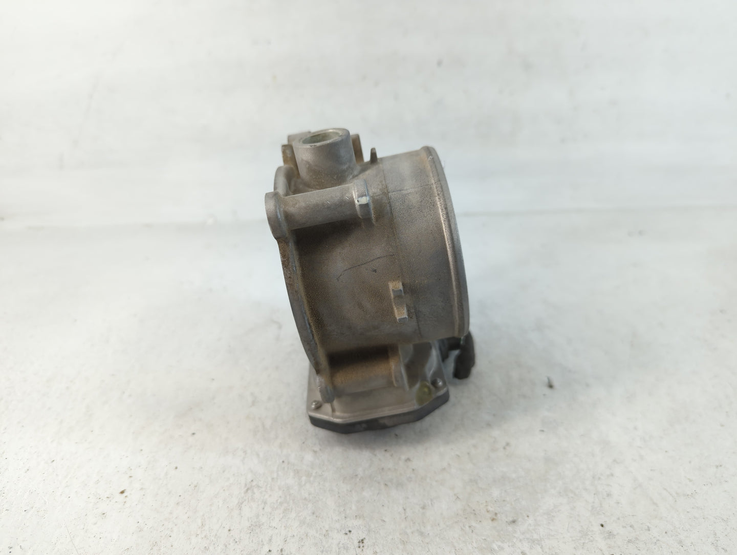 2013-2018 Hyundai Santa Fe Throttle Body P/N:35100-3CAA0 Fits Fits 2012 2013 2014 2015 2016 2017 2018 OEM Used Auto Parts - 