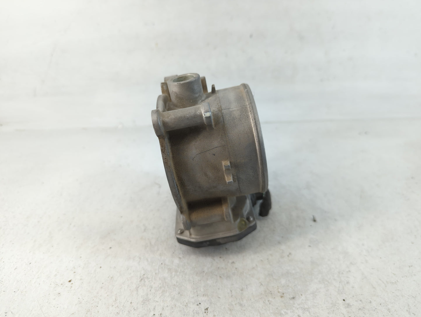 2013-2018 Hyundai Santa Fe Throttle Body P/N:35100-3CAA0 Fits Fits 2012 2013 2014 2015 2016 2017 2018 OEM Used Auto Parts - 