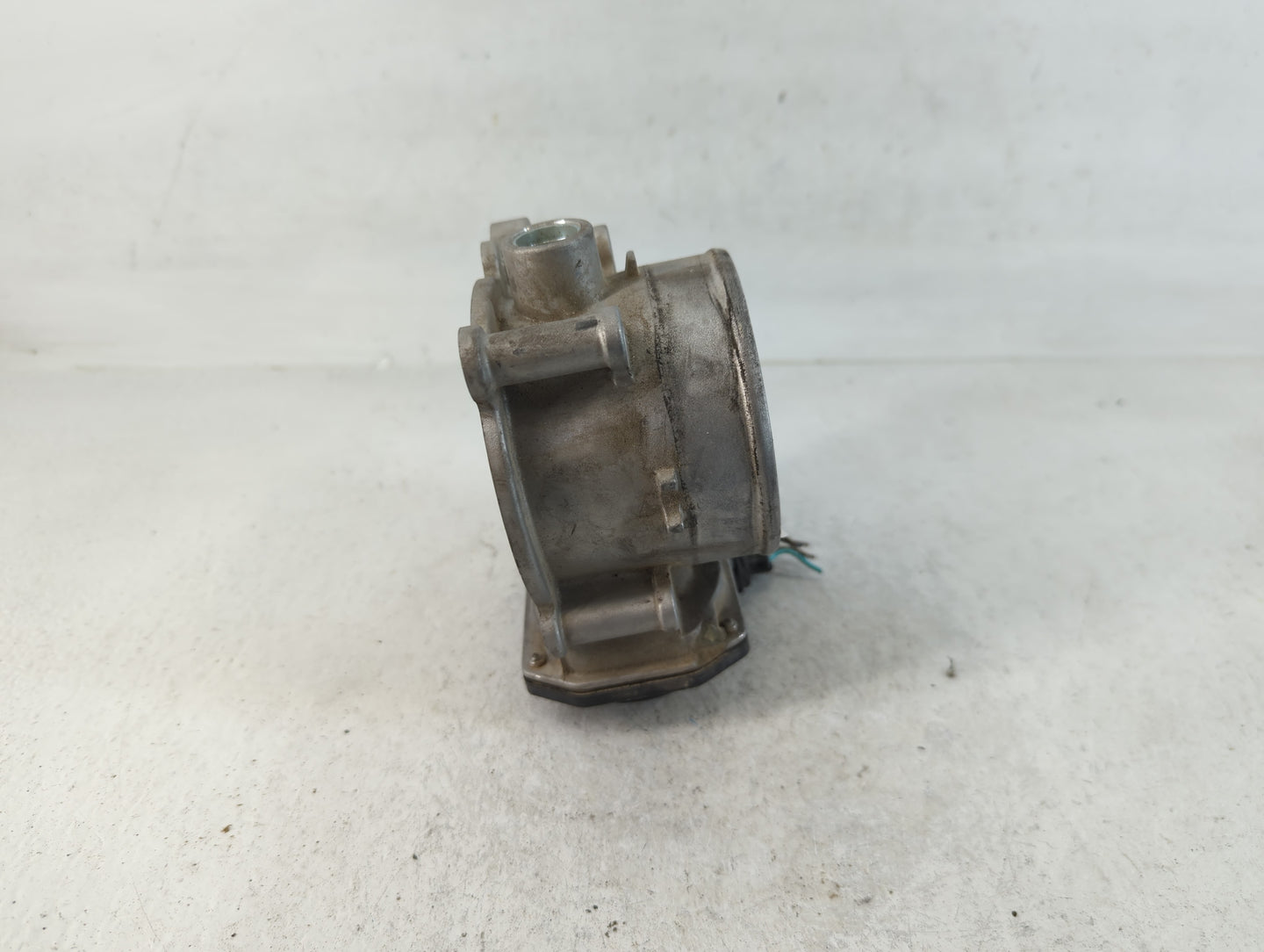 2019-2020 Hyundai Santa Fe Throttle Body P/N:35100-3CAA0 Fits Fits 2015 2016 2017 2018 2019 2020 2021 OEM Used Auto Parts - 
