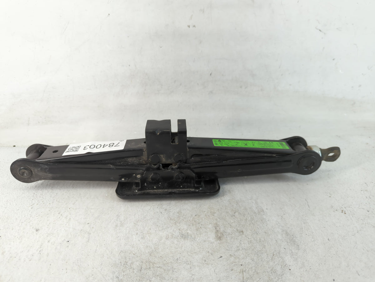 2017 Hyundai Santa Fe Spare Scissor Car Jack 784003 - Oemusedautoparts1.com