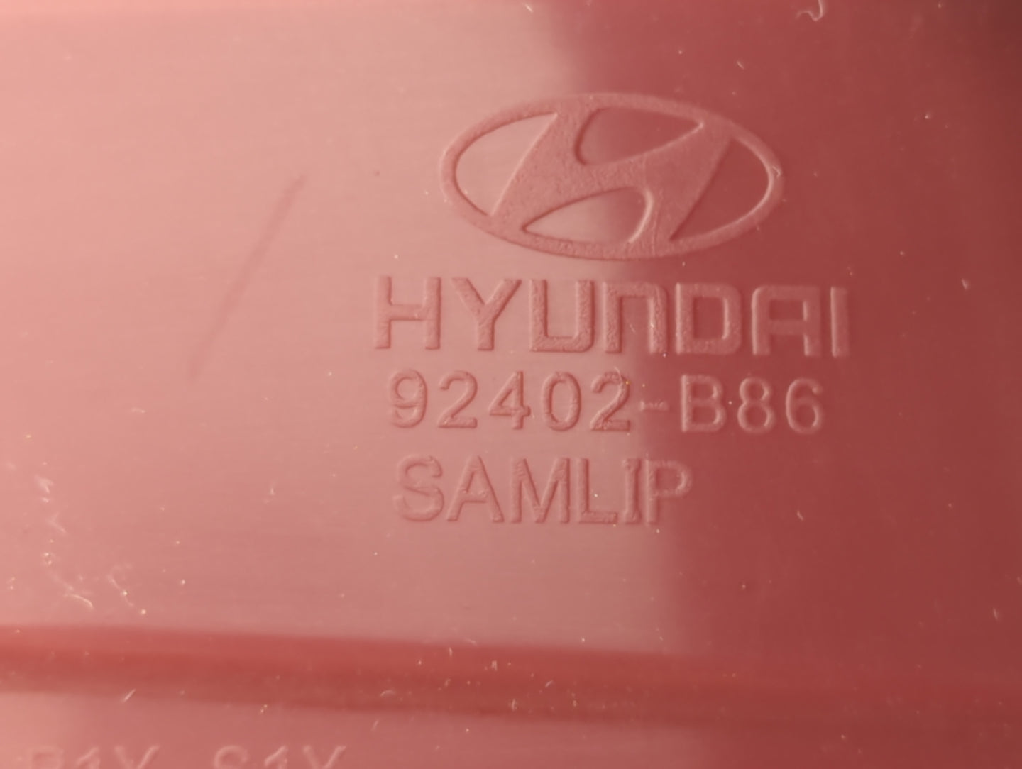 2017-2018 Hyundai Santa Fe Tail Light Assembly Passenger Right OEM P/N:92402-B86 Fits Fits 2017 2018 OEM Used Auto Parts - O