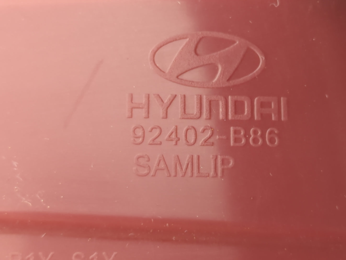 2017-2018 Hyundai Santa Fe Tail Light Assembly Passenger Right OEM P/N:92402-B86 Fits Fits 2017 2018 OEM Used Auto Parts - O