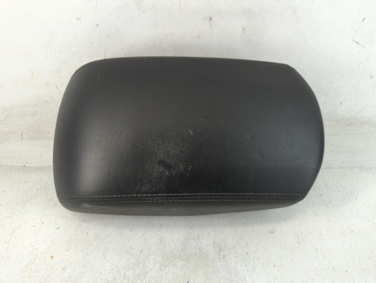 2017 Hyundai Santa Fe Center Console Armrest Cover Lid Fits OEM Used Auto Parts - Oemusedautoparts1.com