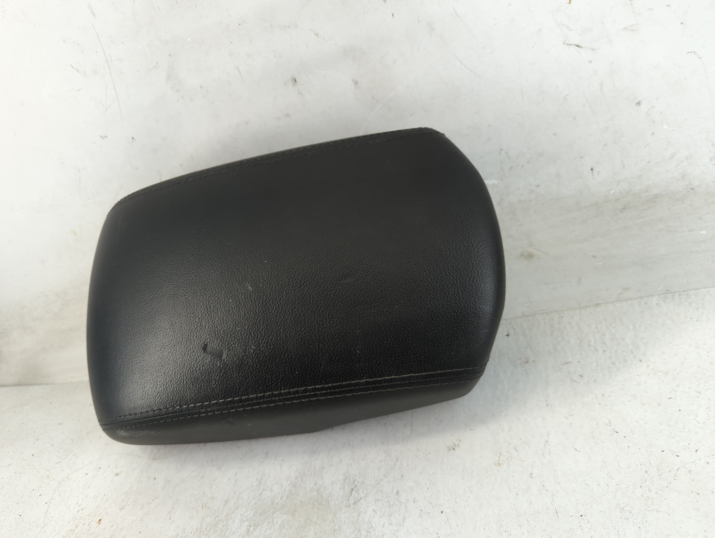 2017 Hyundai Santa Fe Center Console Armrest Cover Lid Fits OEM Used Auto Parts - Oemusedautoparts1.com