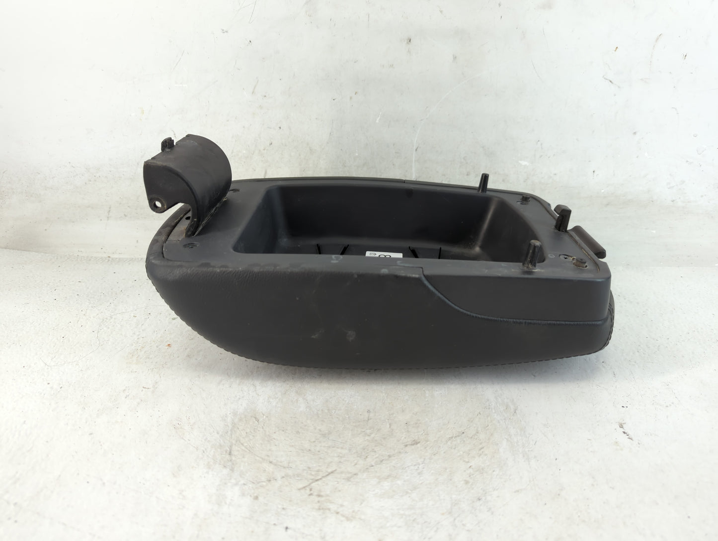 2017 Hyundai Santa Fe Center Console Armrest Cover Lid Fits OEM Used Auto Parts - Oemusedautoparts1.com