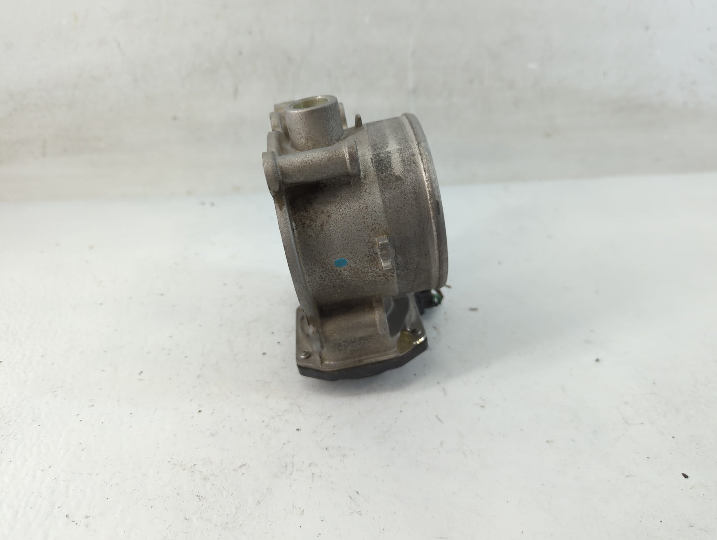 2013-2018 Hyundai Santa Fe Throttle Body P/N:35100-3CAA Fits Fits 2012 2013 2014 2015 2016 2017 2018 OEM Used Auto Parts - O