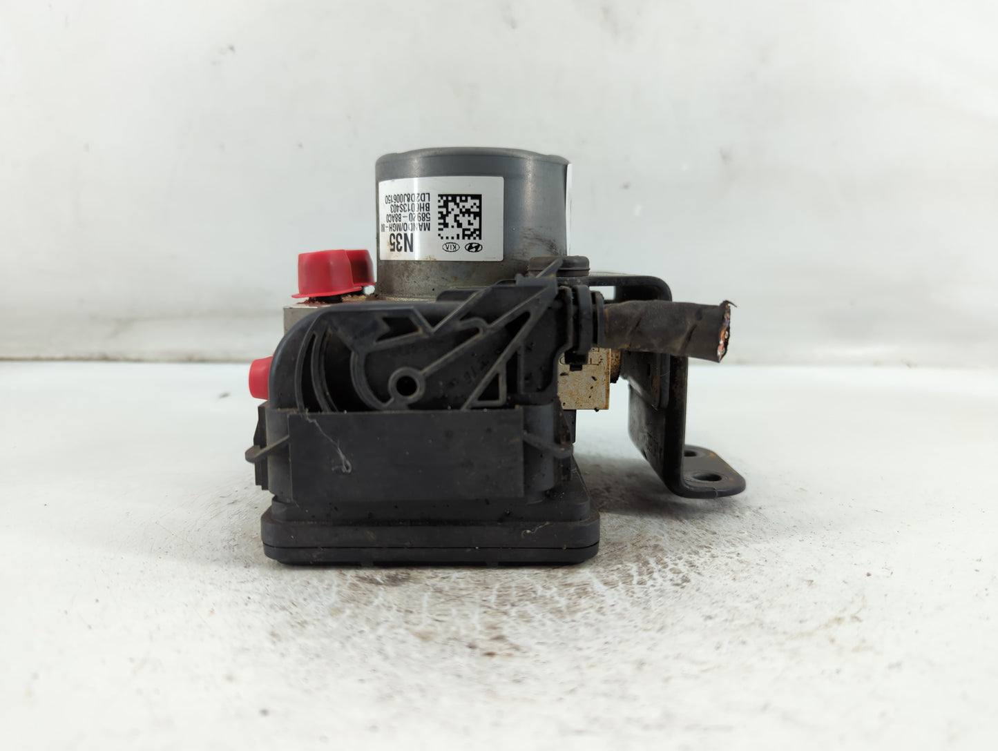 2017-2018 Hyundai Santa Fe ABS Pump Control Module Replacement P/N:BE6003S403 Fits Fits 2017 2018 OEM Used Auto Parts - Oemu