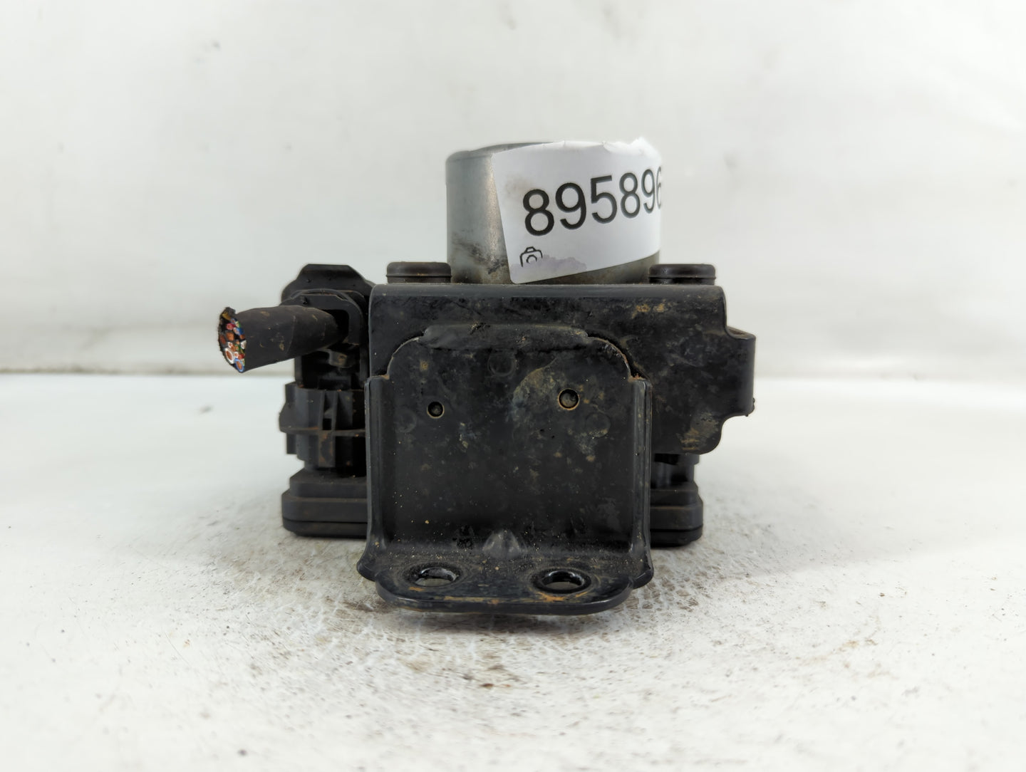2017-2018 Hyundai Santa Fe ABS Pump Control Module Replacement P/N:BE6003S403 Fits Fits 2017 2018 OEM Used Auto Parts - Oemu