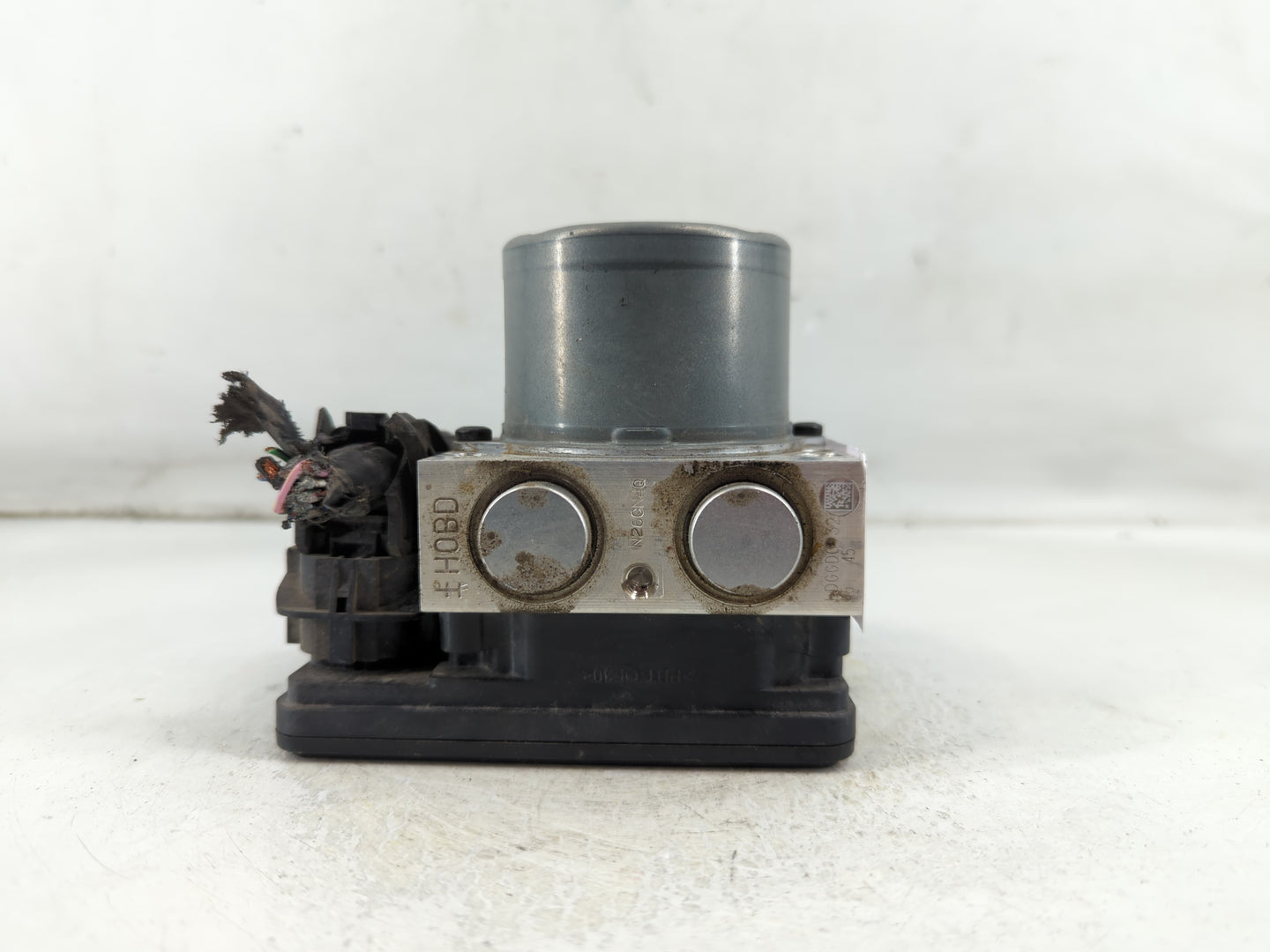 2017 Hyundai Santa Fe ABS Pump Control Module Replacement P/N:58920-B8AC0 Fits OEM Used Auto Parts - Oemusedautoparts1.com