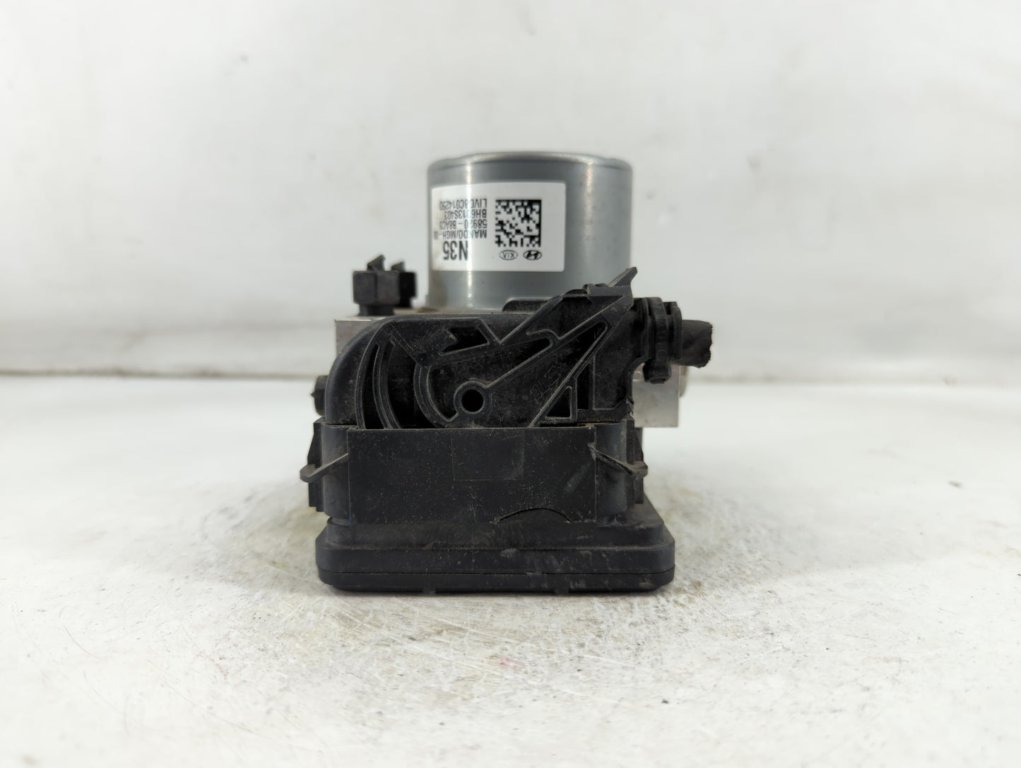 2017-2018 Hyundai Santa Fe ABS Pump Control Module Replacement P/N:58920-B8AC0 Fits Fits 2017 2018 OEM Used Auto Parts - Oem