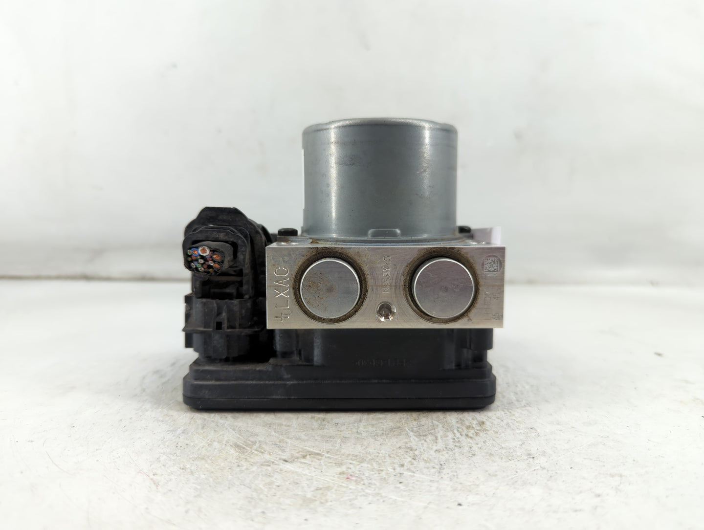 2017-2018 Hyundai Santa Fe ABS Pump Control Module Replacement P/N:58920-B8AC0 Fits Fits 2017 2018 OEM Used Auto Parts - Oem