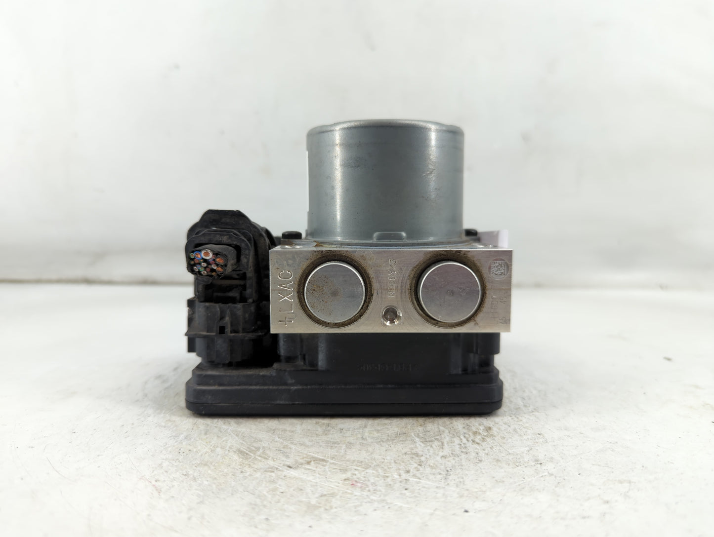 2017-2018 Hyundai Santa Fe ABS Pump Control Module Replacement P/N:58920-B8AC0 Fits Fits 2017 2018 OEM Used Auto Parts - Oem
