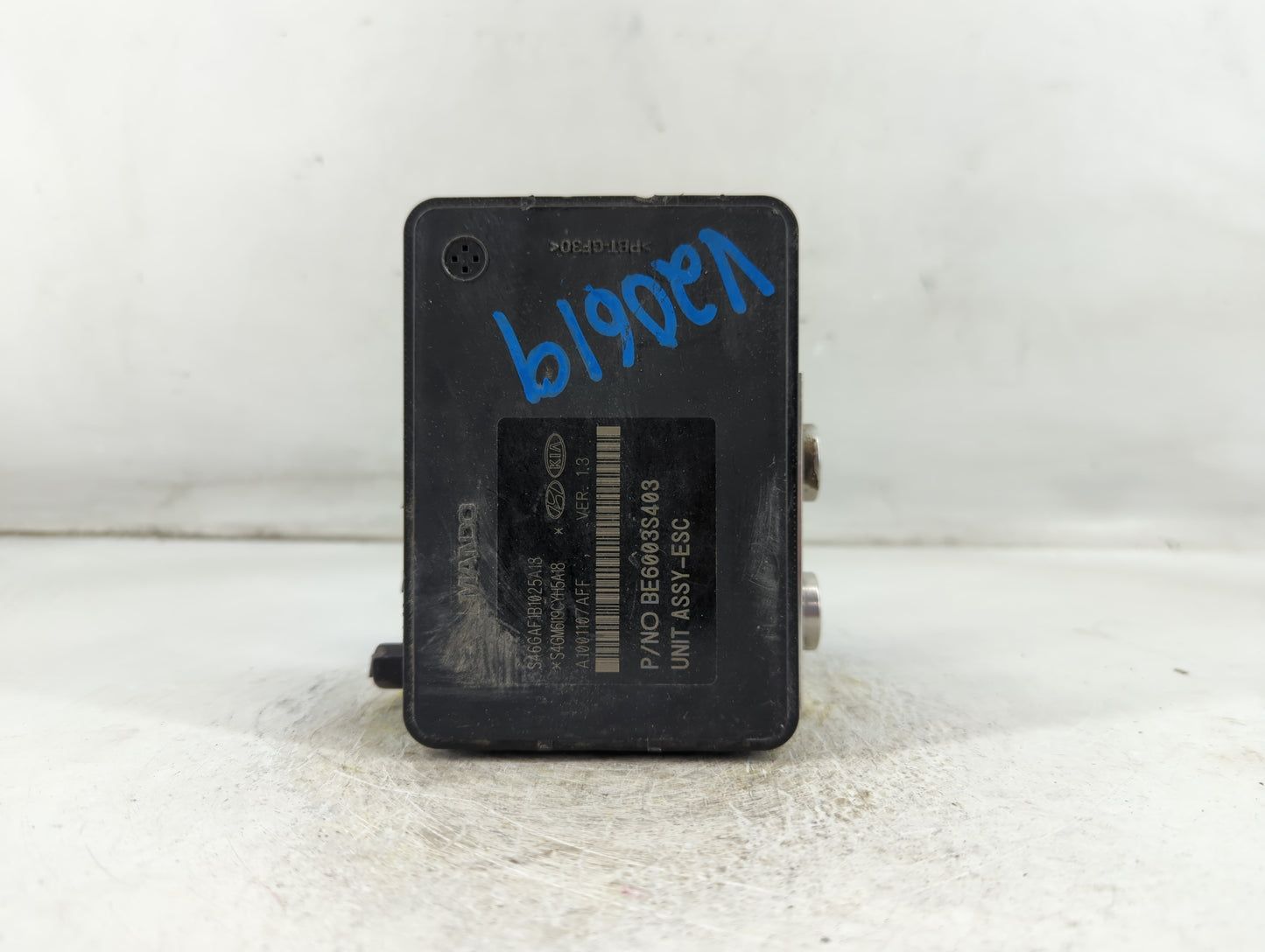 2017-2018 Hyundai Santa Fe ABS Pump Control Module Replacement P/N:58920-B8AC0 Fits Fits 2017 2018 OEM Used Auto Parts - Oem