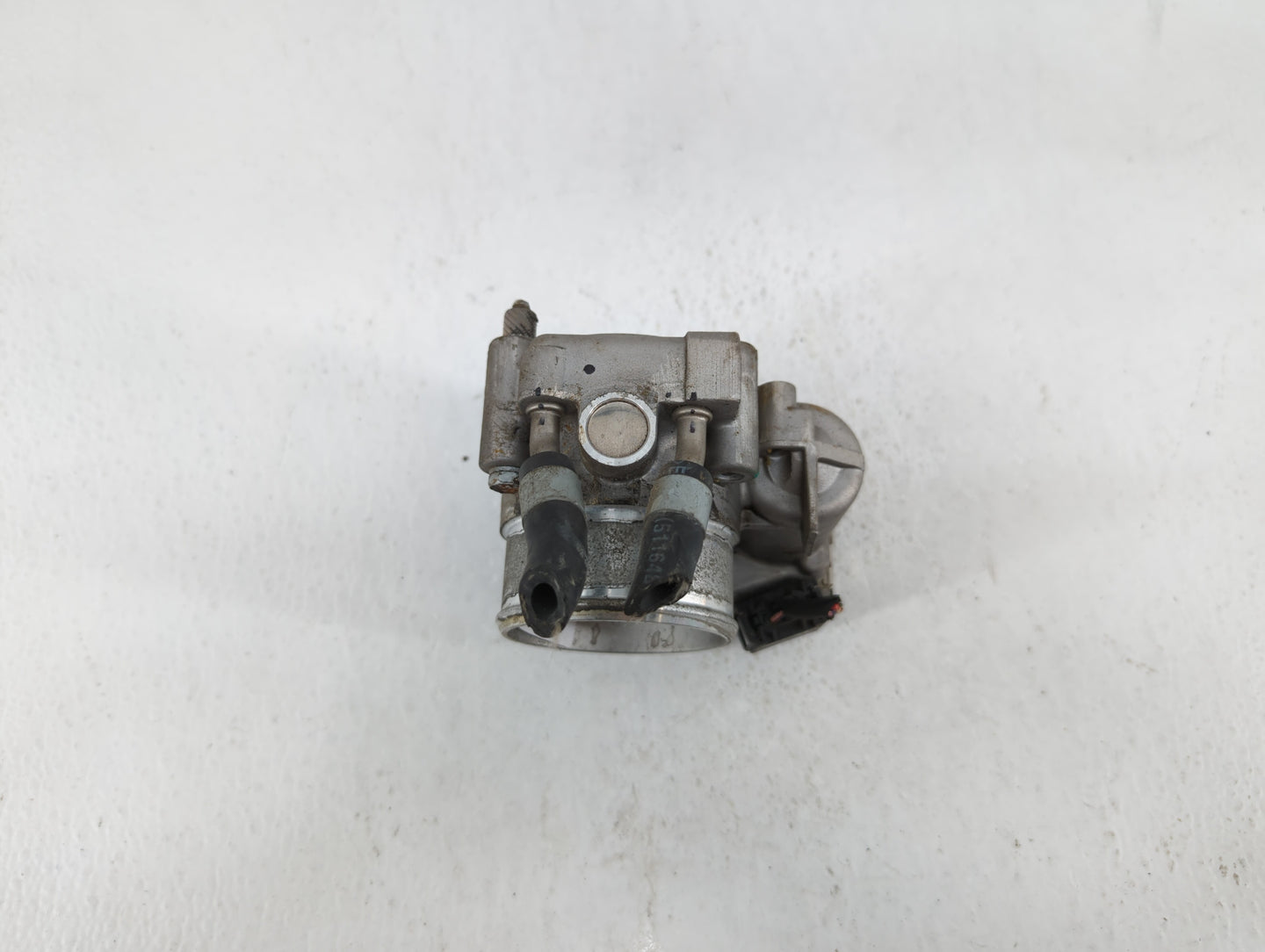 2017 Hyundai Santa Fe Sport Throttle Body P/N:35100-2G610 Fits Fits 2015 2016 2018 2019 2020 2021 OEM Used Auto Parts - Oemu