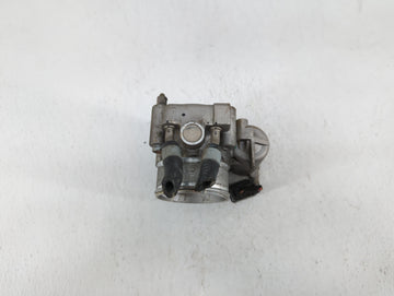 2017 Hyundai Santa Fe Sport Throttle Body P/N:35100-2G610 Fits Fits 2015 2016 2018 2019 2020 2021 OEM Used Auto Parts