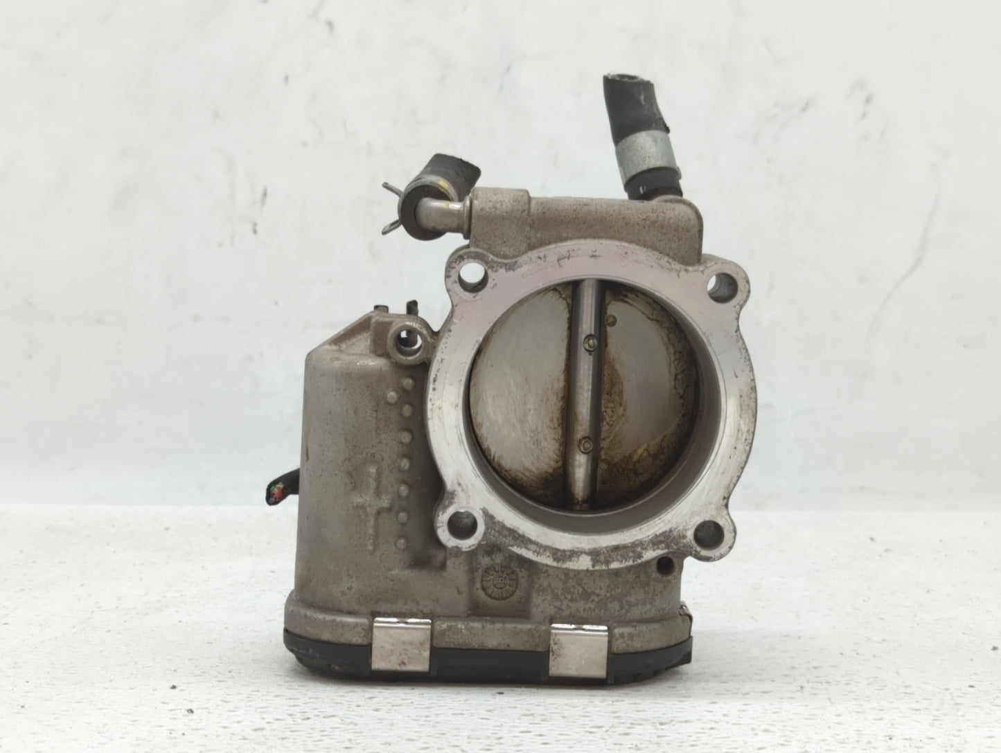 2017 Hyundai Santa Fe Sport Throttle Body P/N:35100-2G600 Fits Fits 2015 2016 2018 2019 2020 2021 OEM Used Auto Parts - Oemu