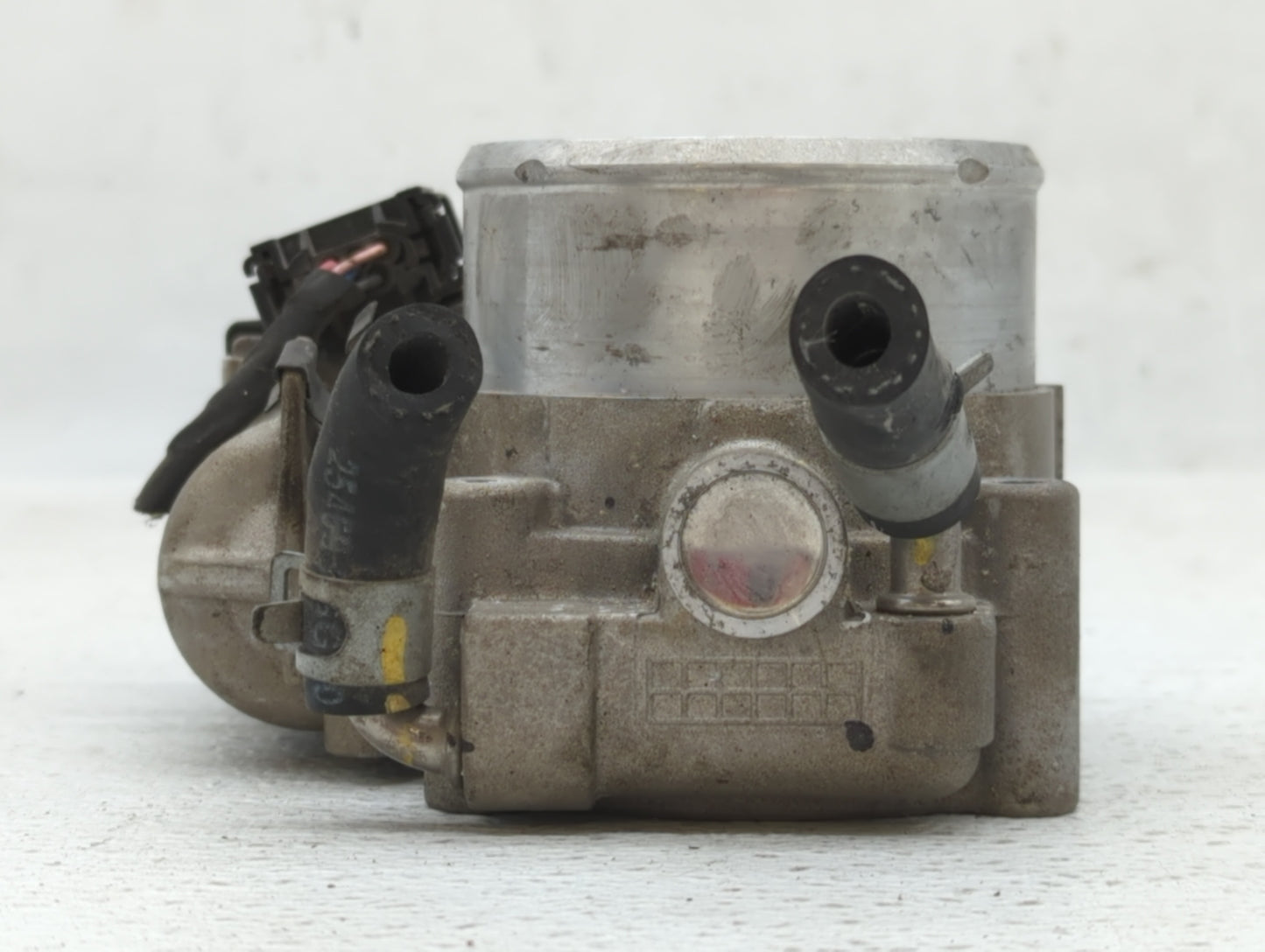 2017 Hyundai Santa Fe Sport Throttle Body P/N:35100-2G600 Fits Fits 2015 2016 2018 2019 2020 2021 OEM Used Auto Parts - Oemu