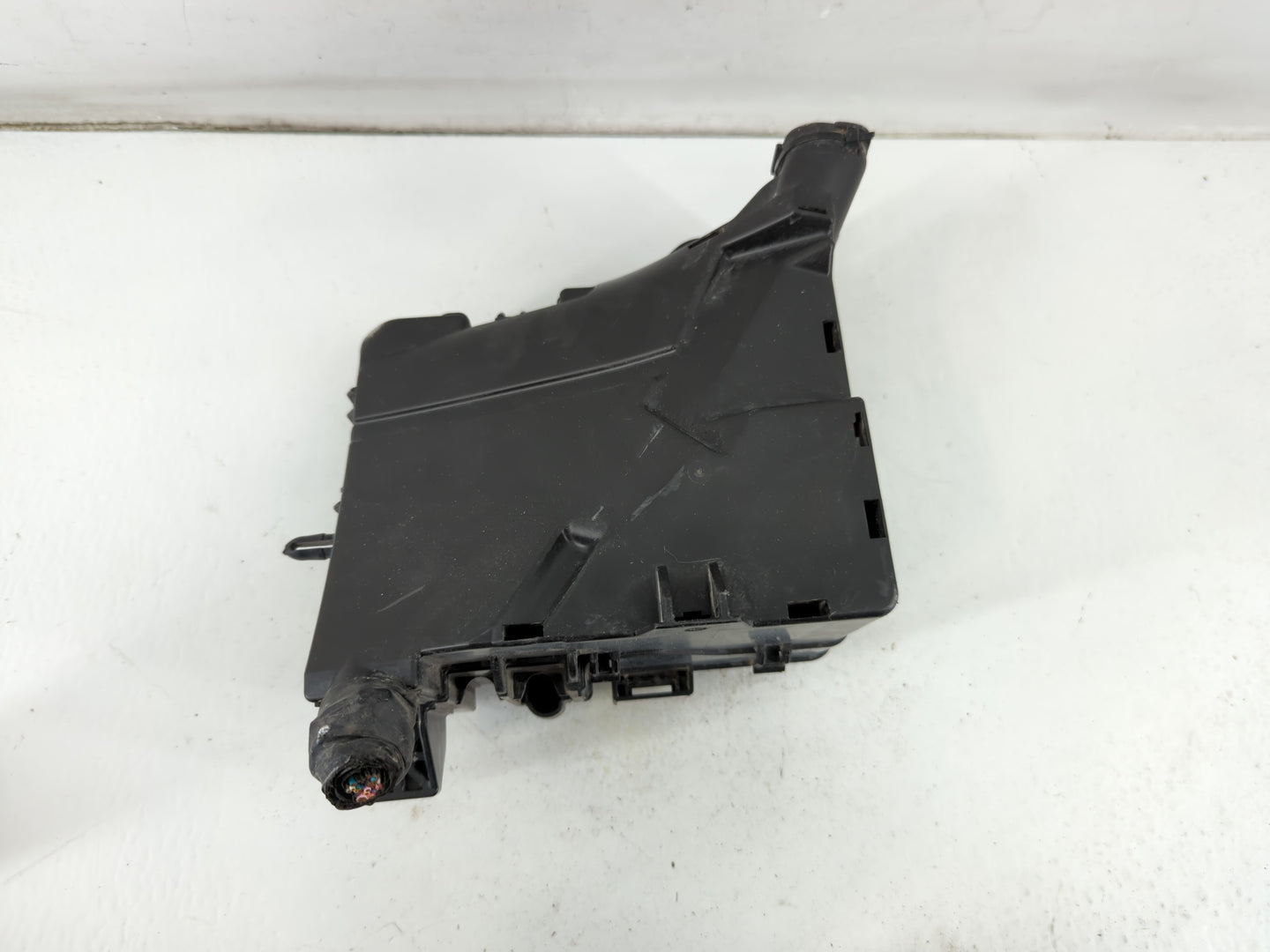 2016-2017 Hyundai Sonata Fusebox Fuse Box Panel Relay Module P/N:91950-C1820 Fits Fits 2016 2017 OEM Used Auto Parts - Oemus