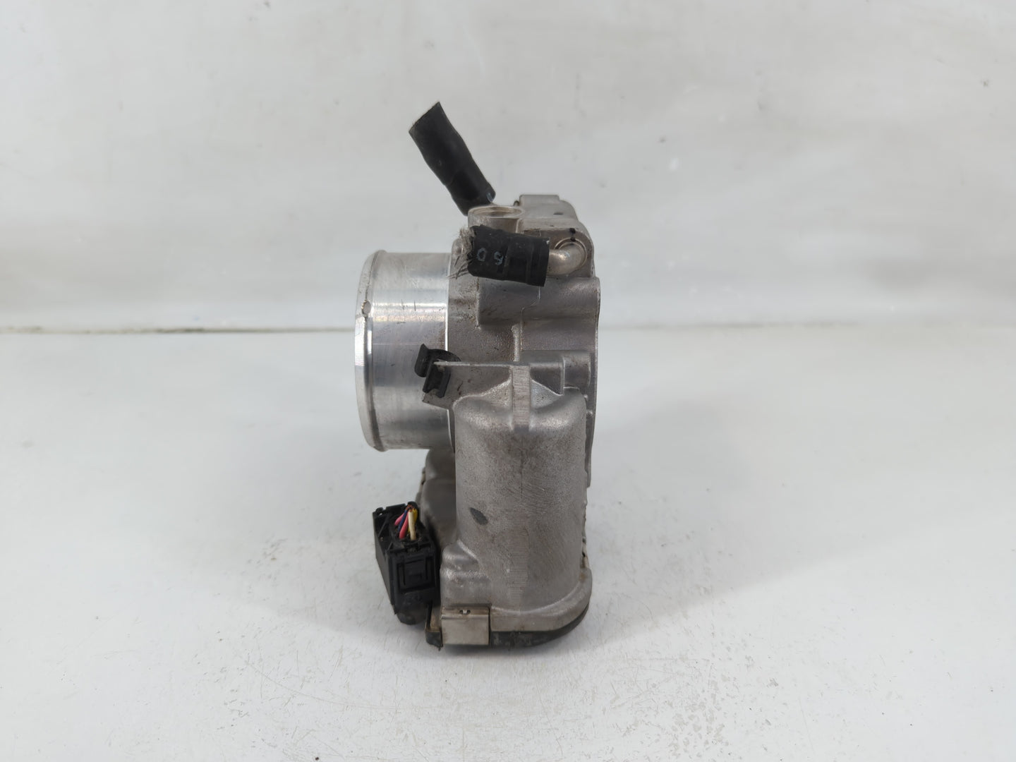 2015-2019 Hyundai Sonata Throttle Body P/N:35100-2G600 Fits Fits 2015 2016 2017 2018 2019 2020 2021 OEM Used Auto Parts - Oe
