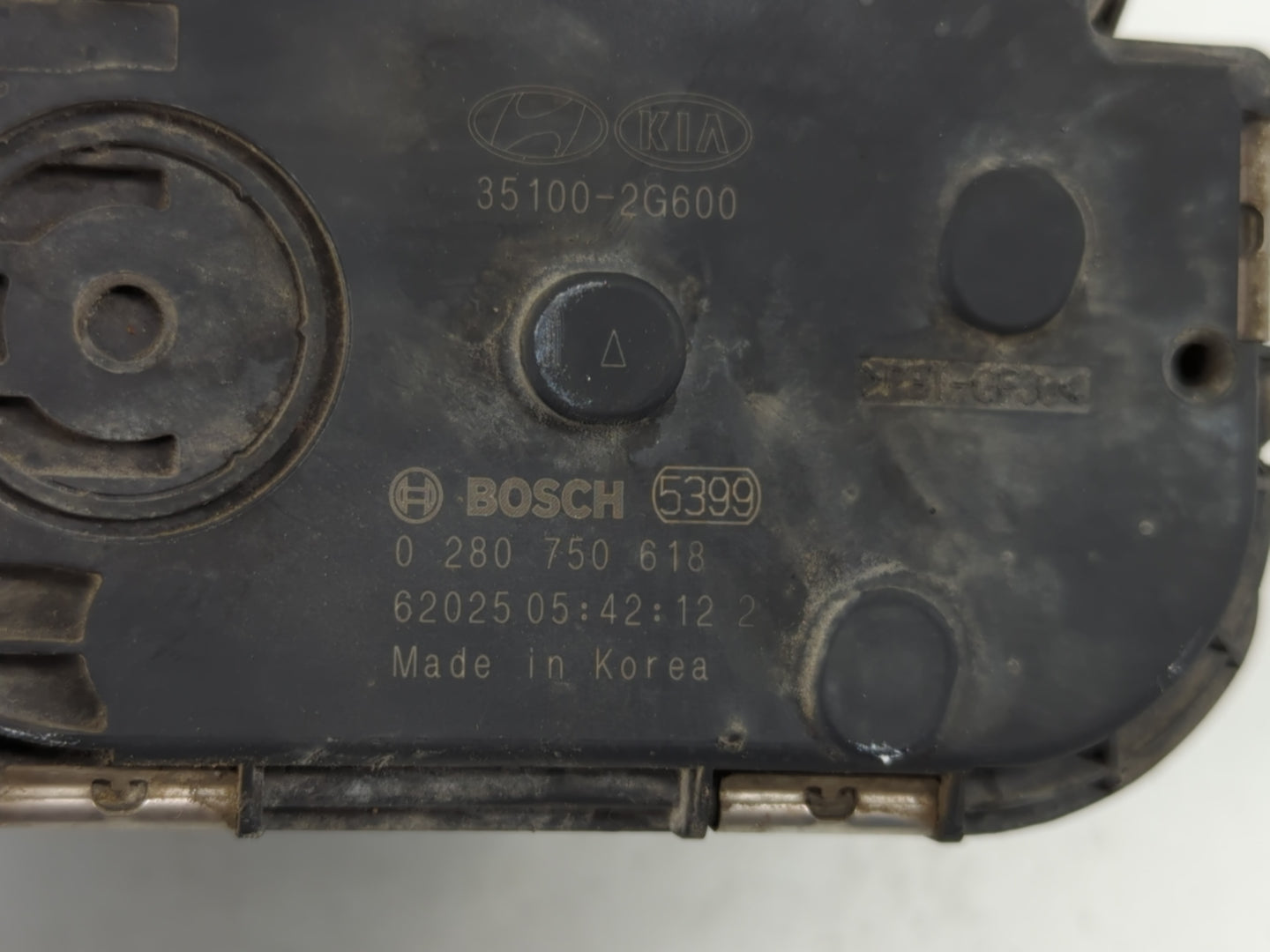 2015-2019 Hyundai Sonata Throttle Body P/N:35100-2G600 Fits Fits 2015 2016 2017 2018 2019 2020 2021 OEM Used Auto Parts - Oe