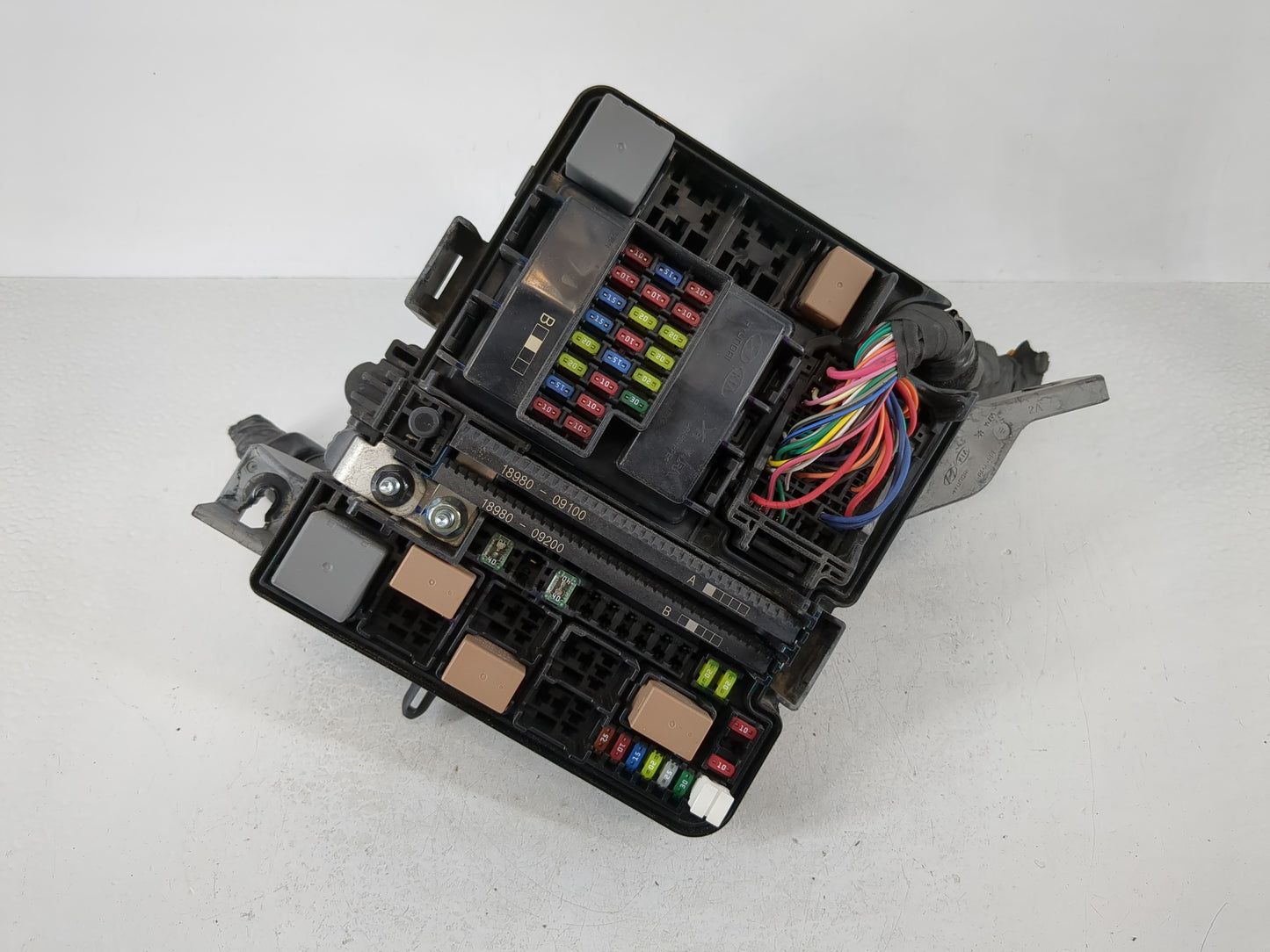 2016-2017 Hyundai Sonata Fusebox Fuse Box Panel Relay Module P/N:6423 0102 -7-000 Fits Fits 2016 2017 OEM Used Auto Parts - 
