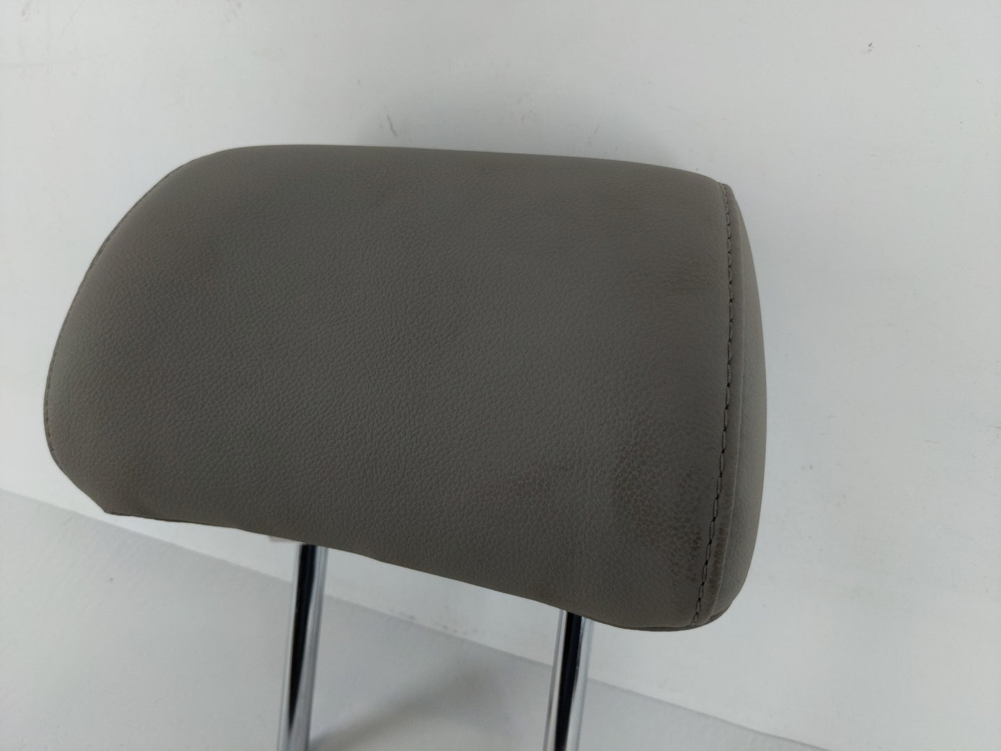 2015-2017 Hyundai Sonata Headrest Head Rest Rear Seat Fits Fits 2015 2016 2017 OEM Used Auto Parts - Oemusedautoparts1.com